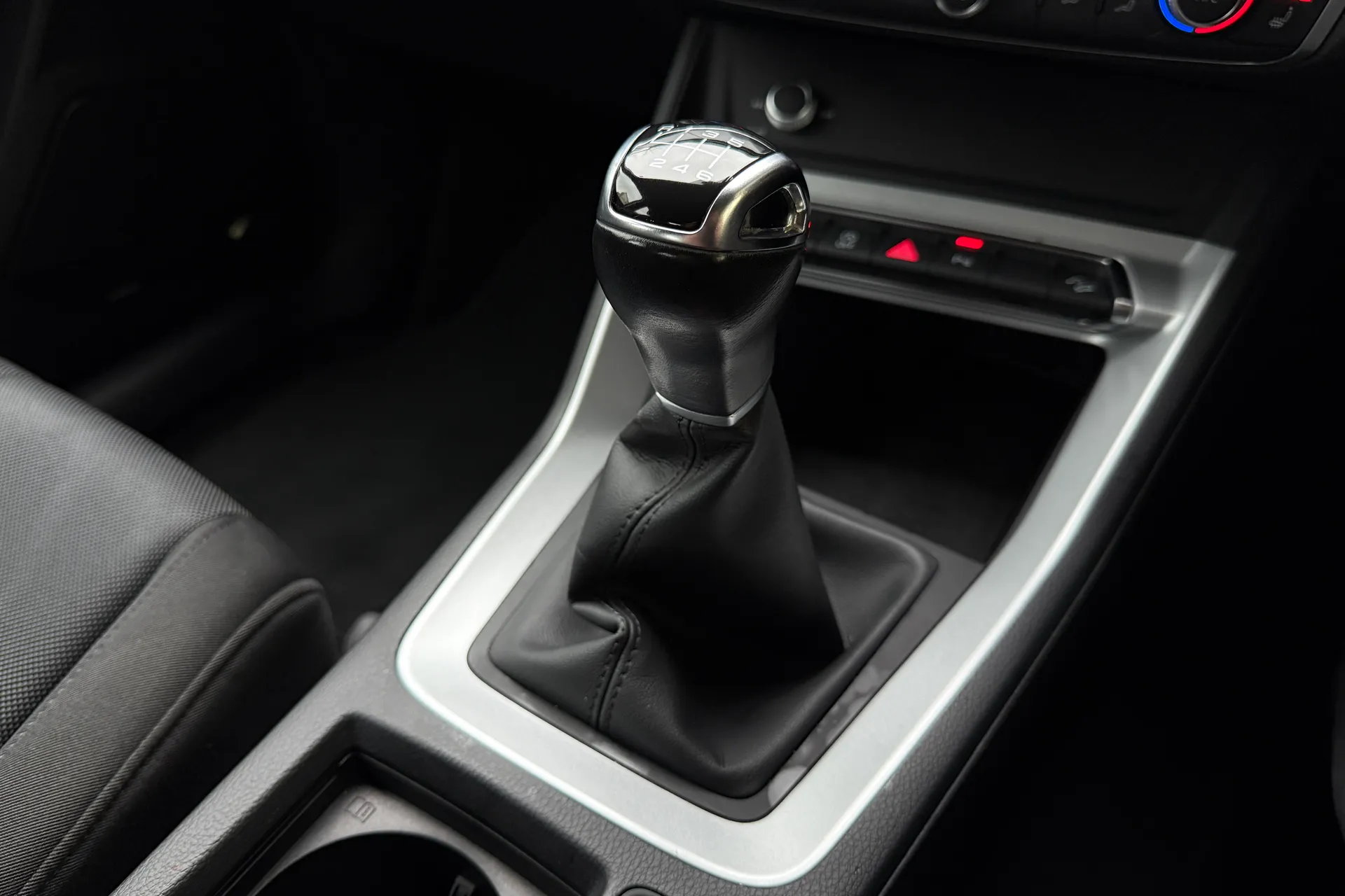 Audi Q3 thumbnail image number 12