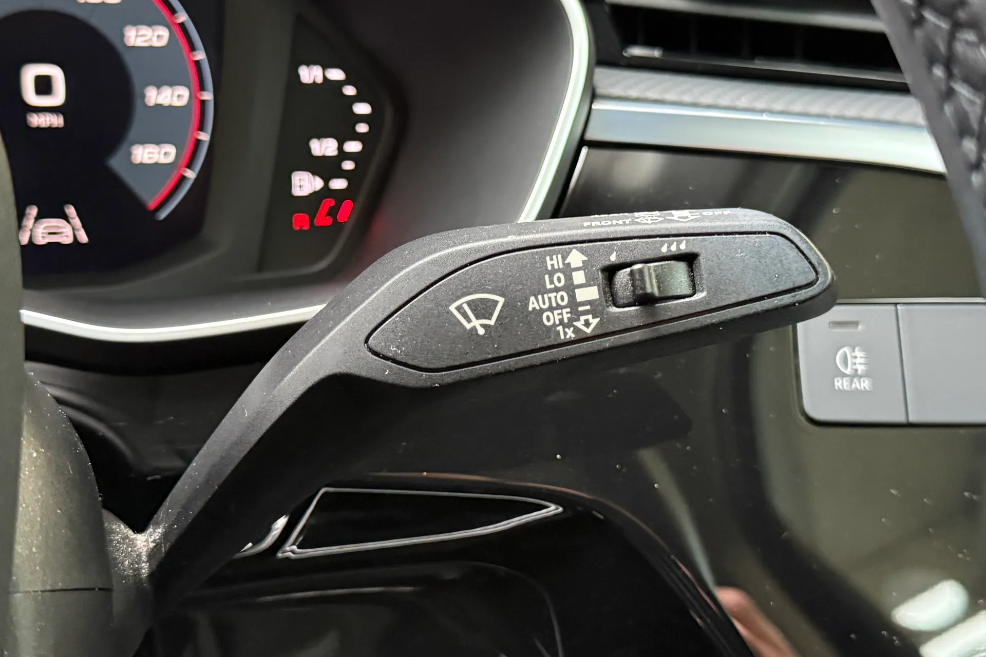 Audi Q3 thumbnail image number 22