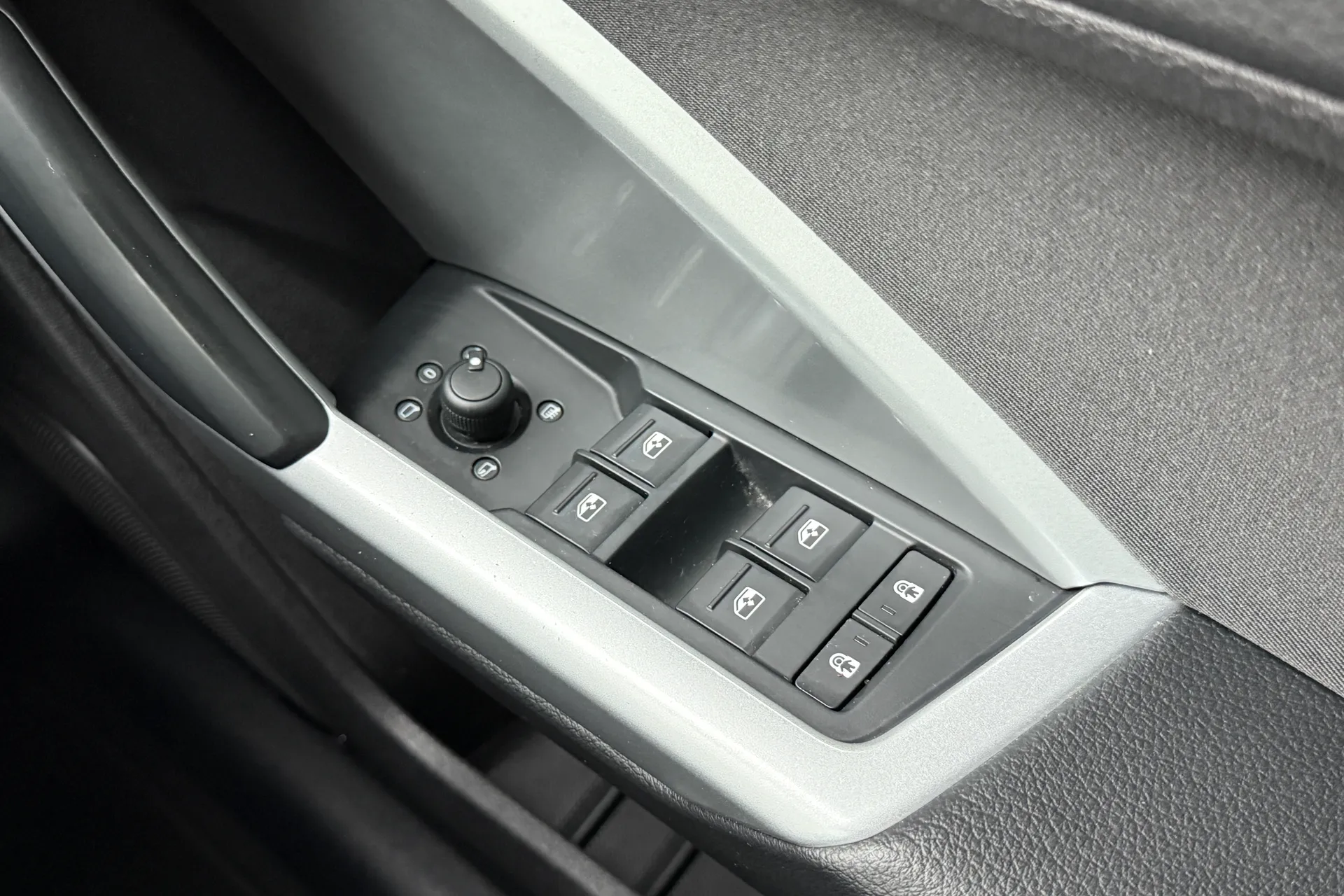 Audi Q3 thumbnail image number 30