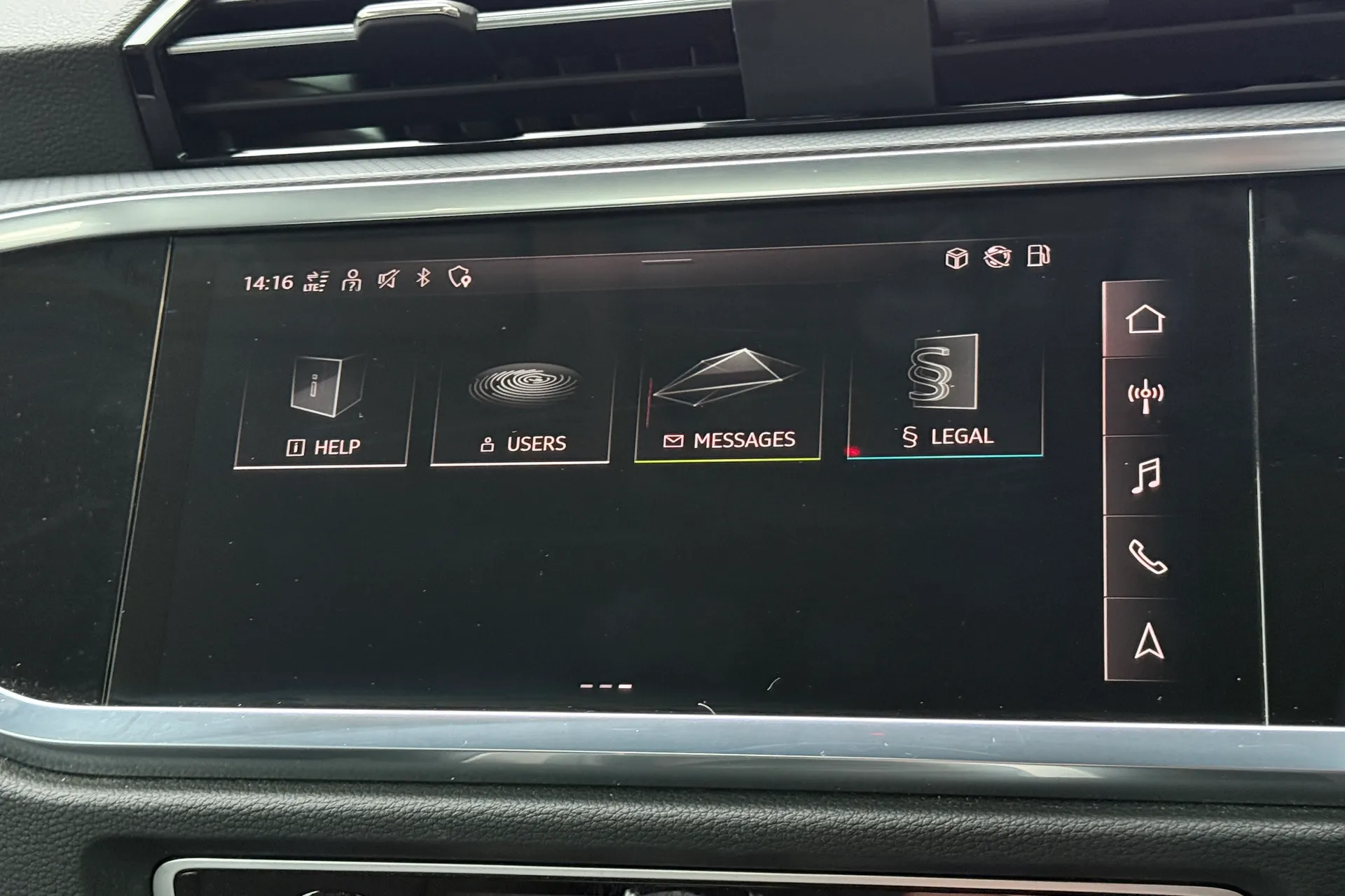 Audi Q3 thumbnail image number 28