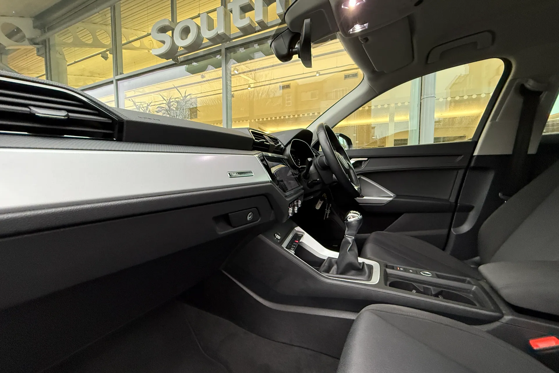 Audi Q3 thumbnail image number 8