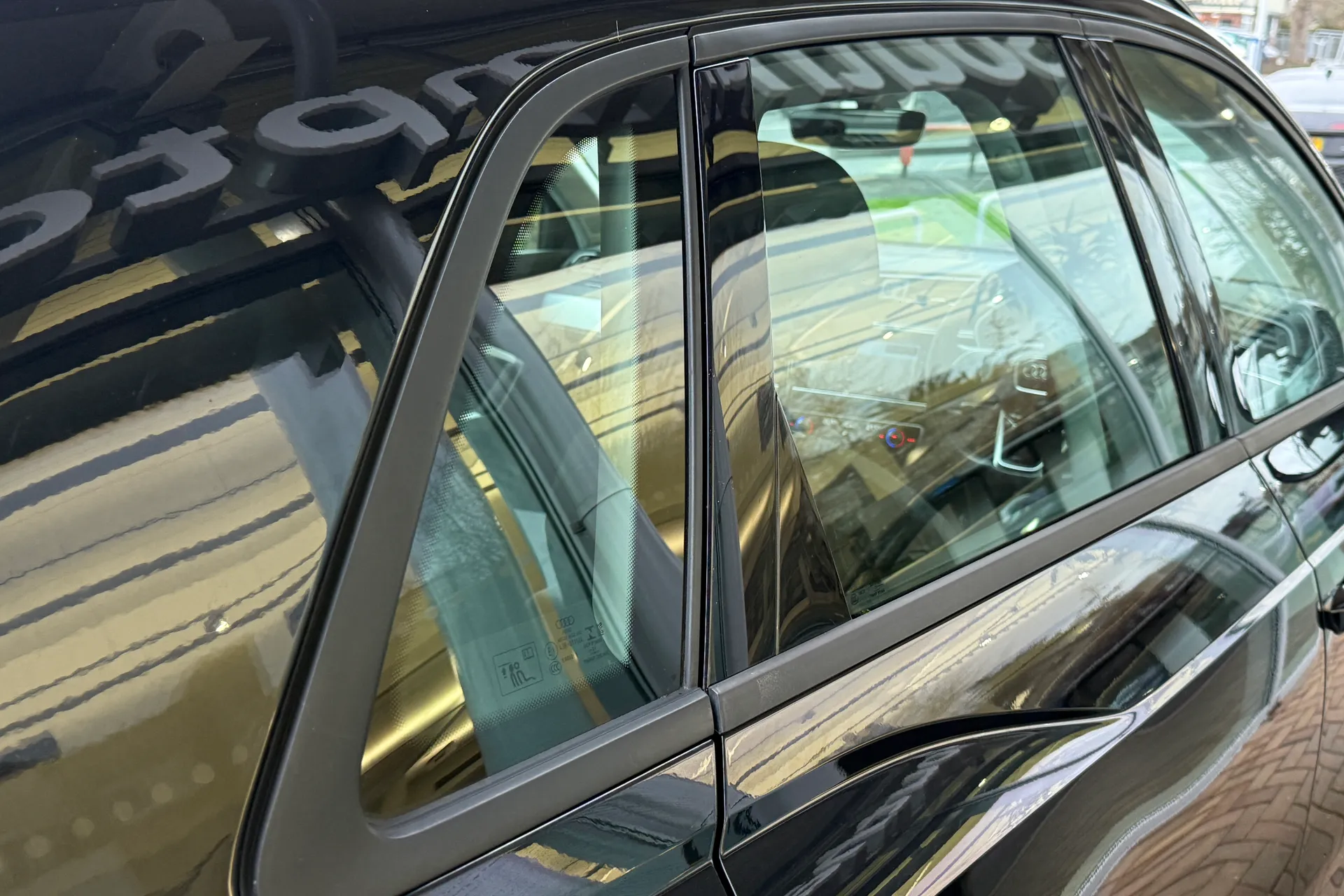 Audi Q3 thumbnail image number 41