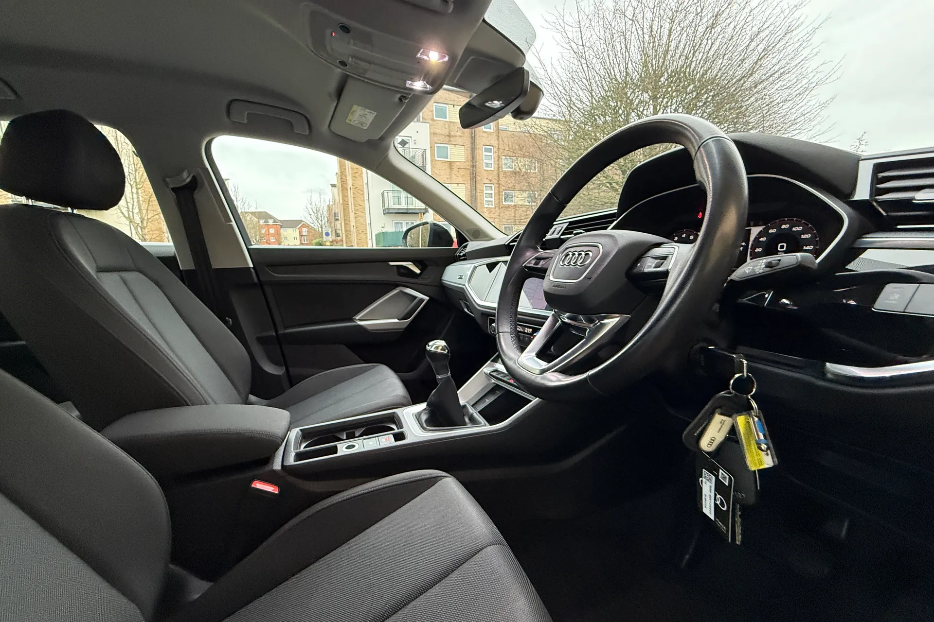 Audi Q3 thumbnail image number 11