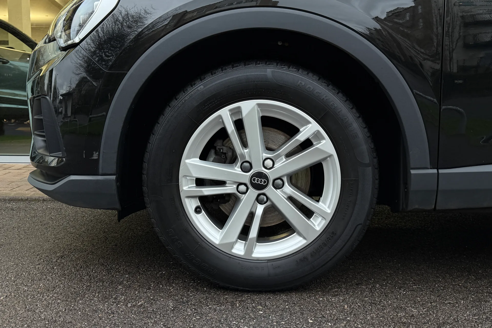 Audi Q3 thumbnail image number 10