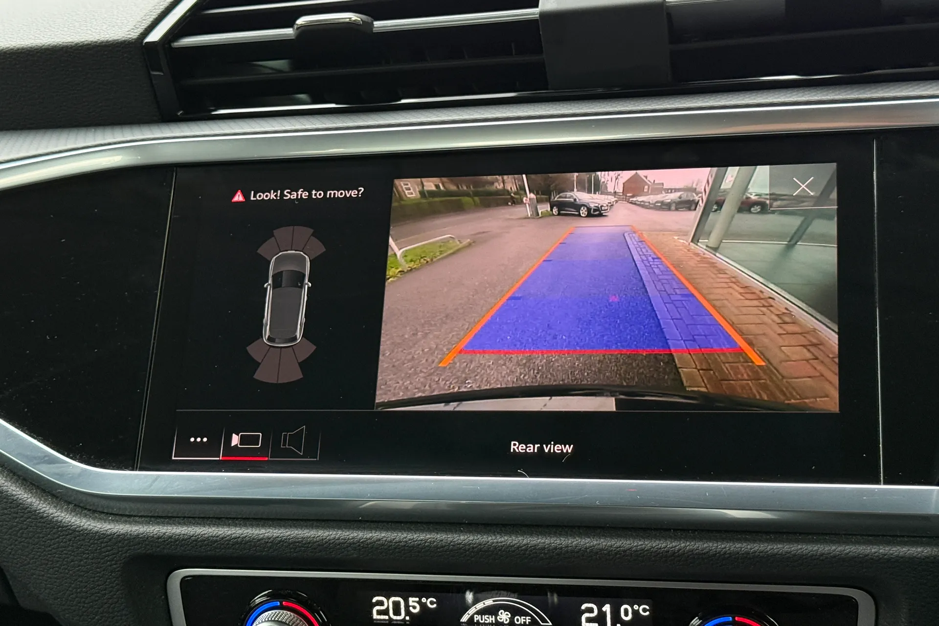 Audi Q3 thumbnail image number 5