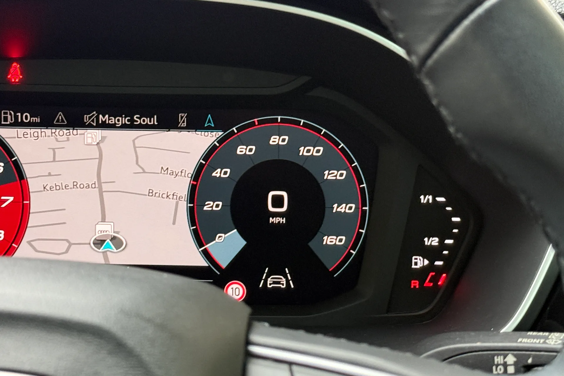 Audi Q3 thumbnail image number 25