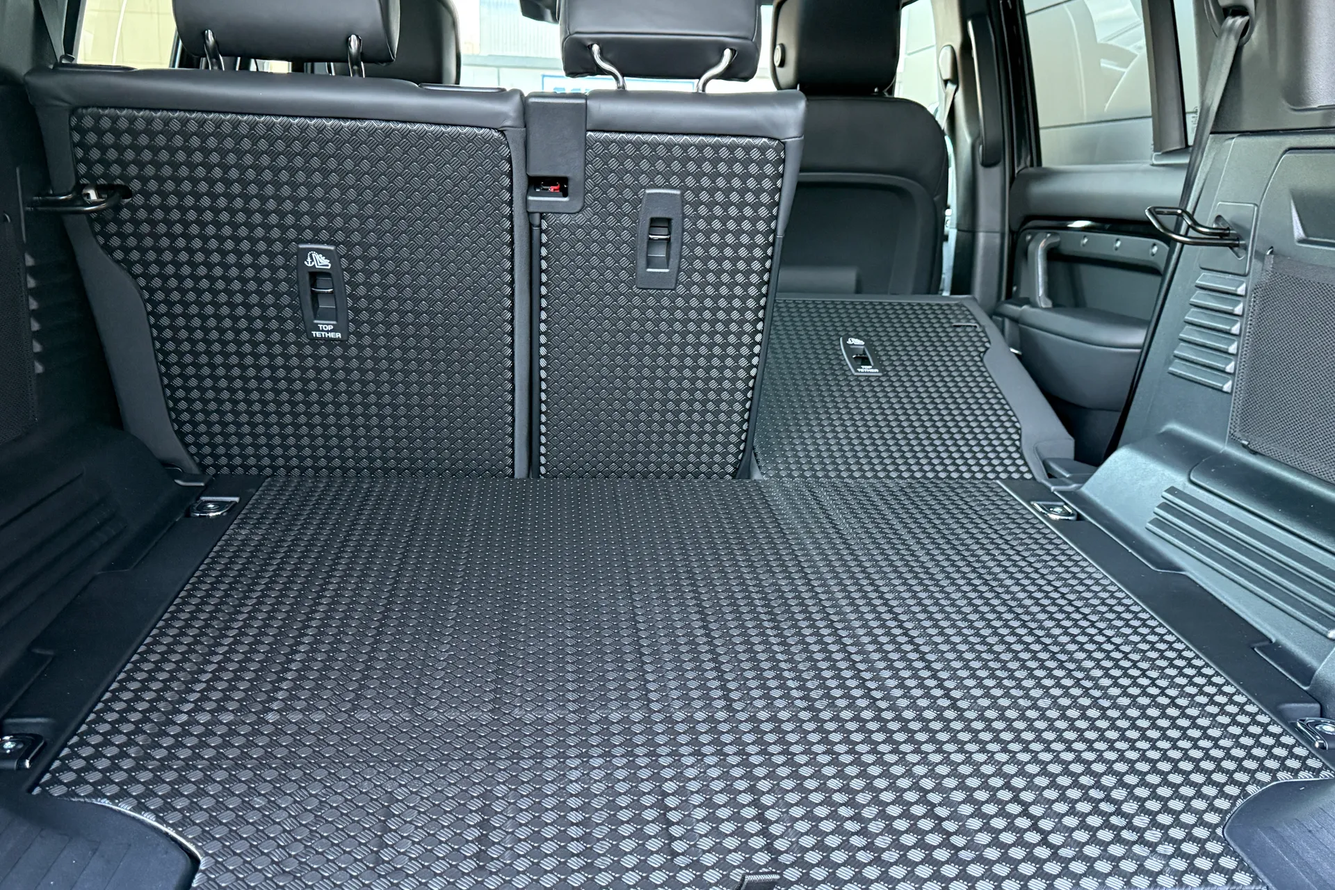 LAND ROVER Defender 110 thumbnail image number 60