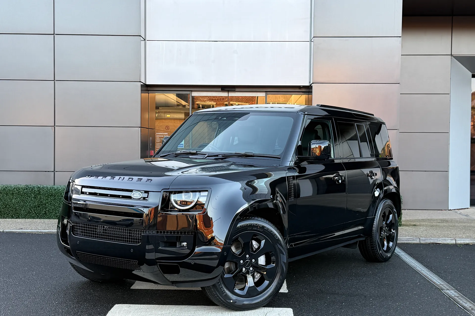 LAND ROVER Defender 110 thumbnail image number 7