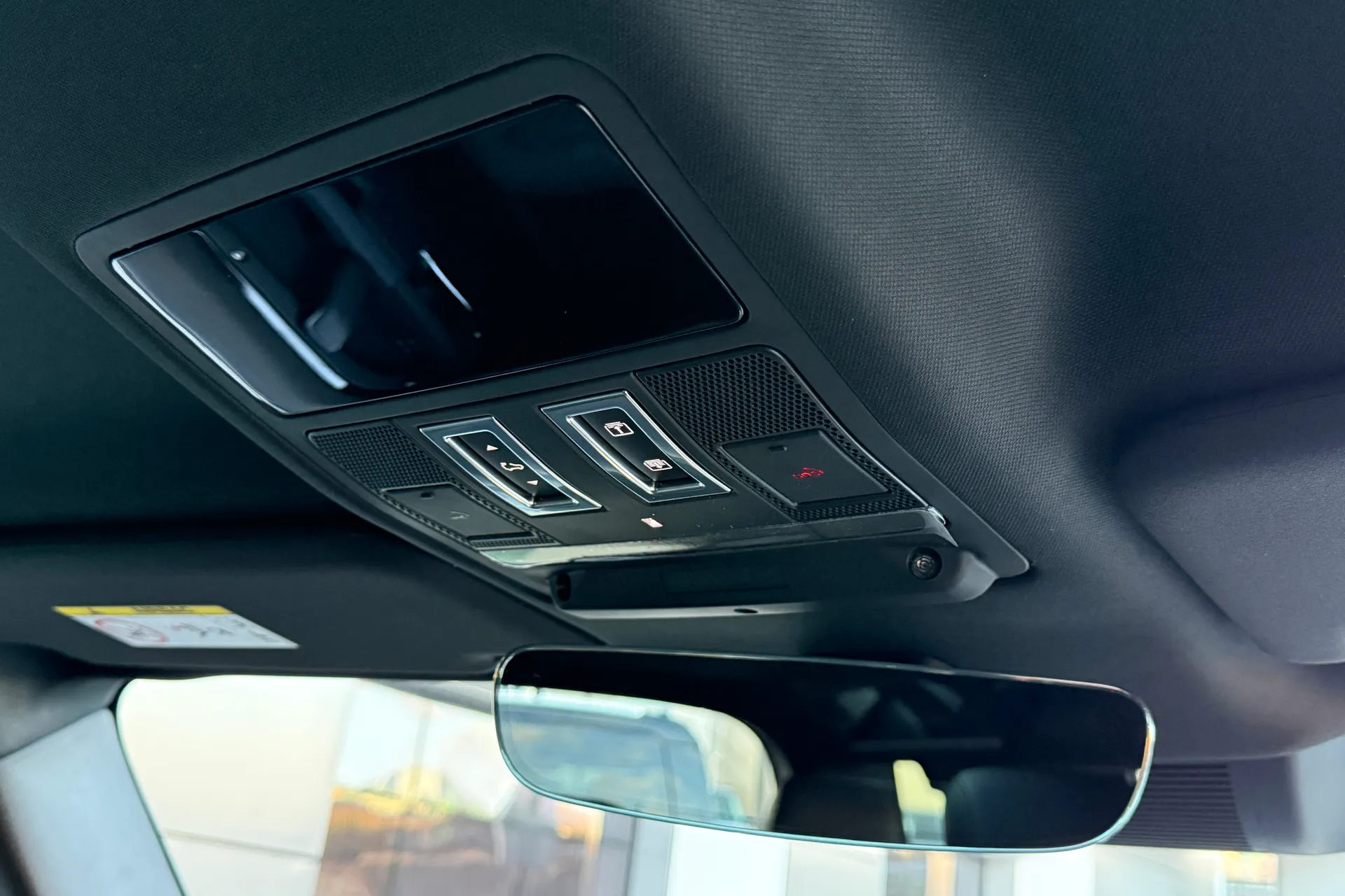 LAND ROVER Defender 110 thumbnail image number 35