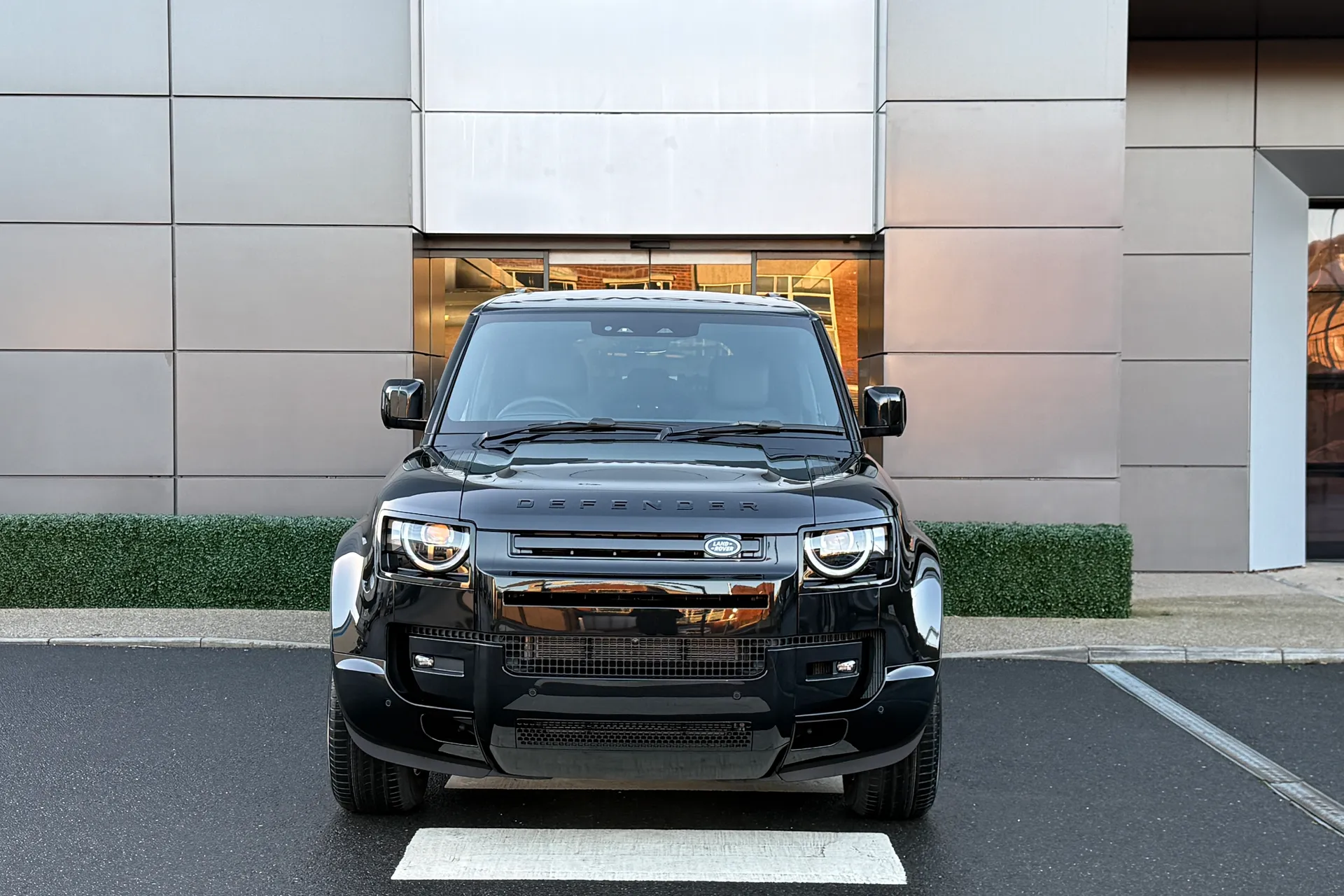 LAND ROVER Defender 110 thumbnail image number 6