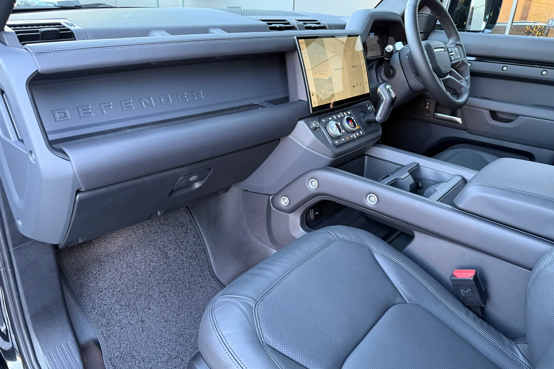 LAND ROVER Defender 110 thumbnail image number 20