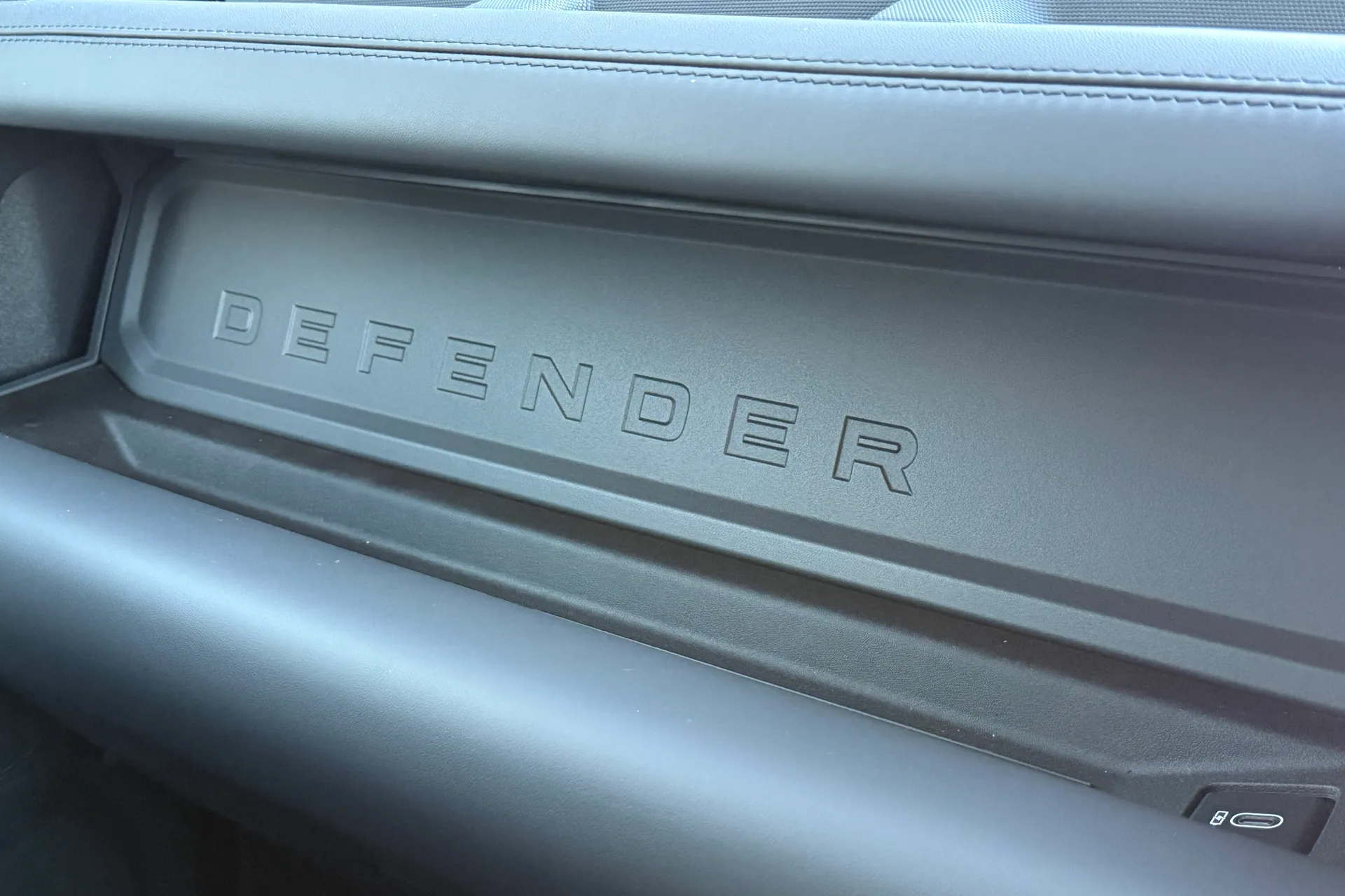 LAND ROVER Defender 110 thumbnail image number 46