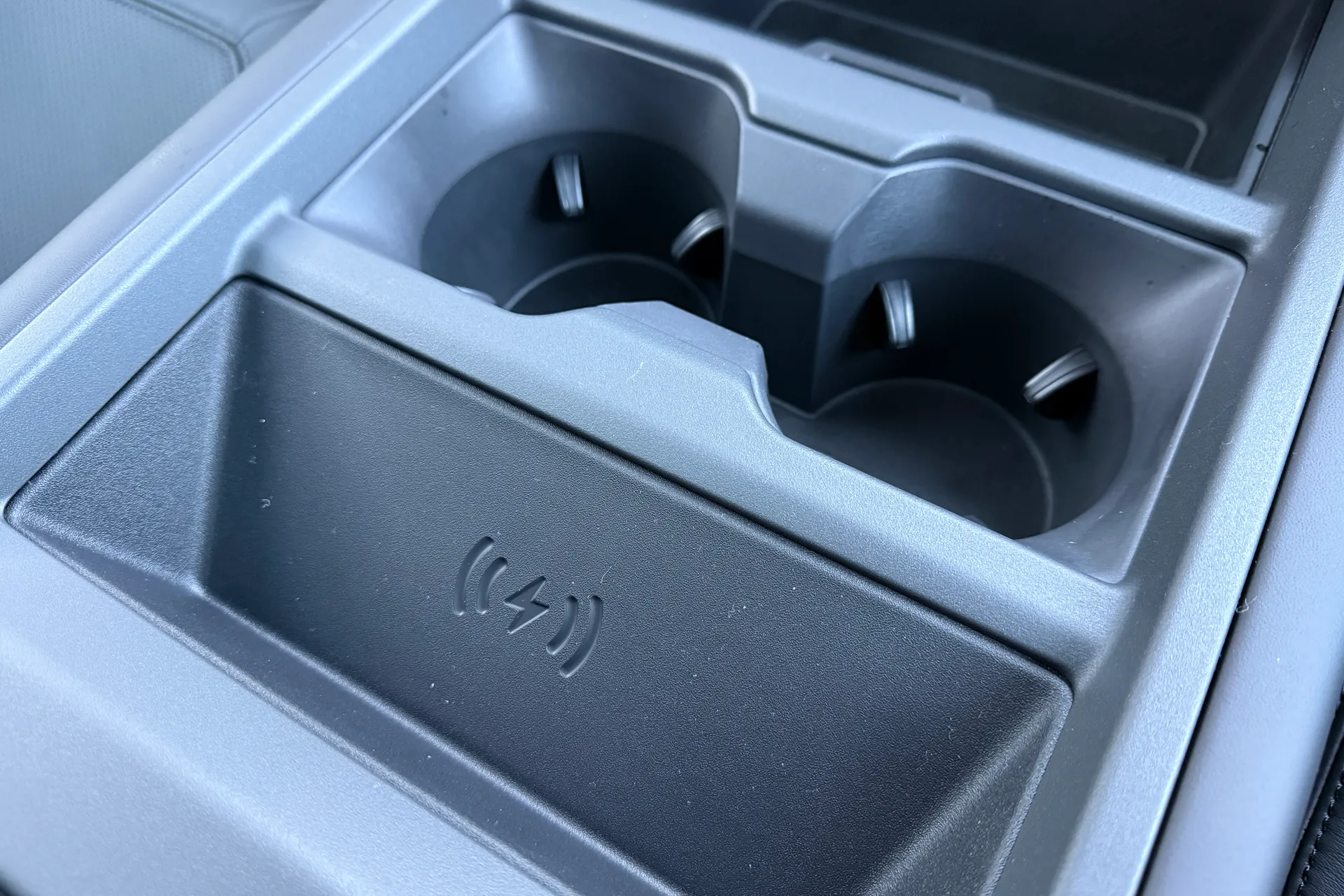 LAND ROVER Defender 110 thumbnail image number 38