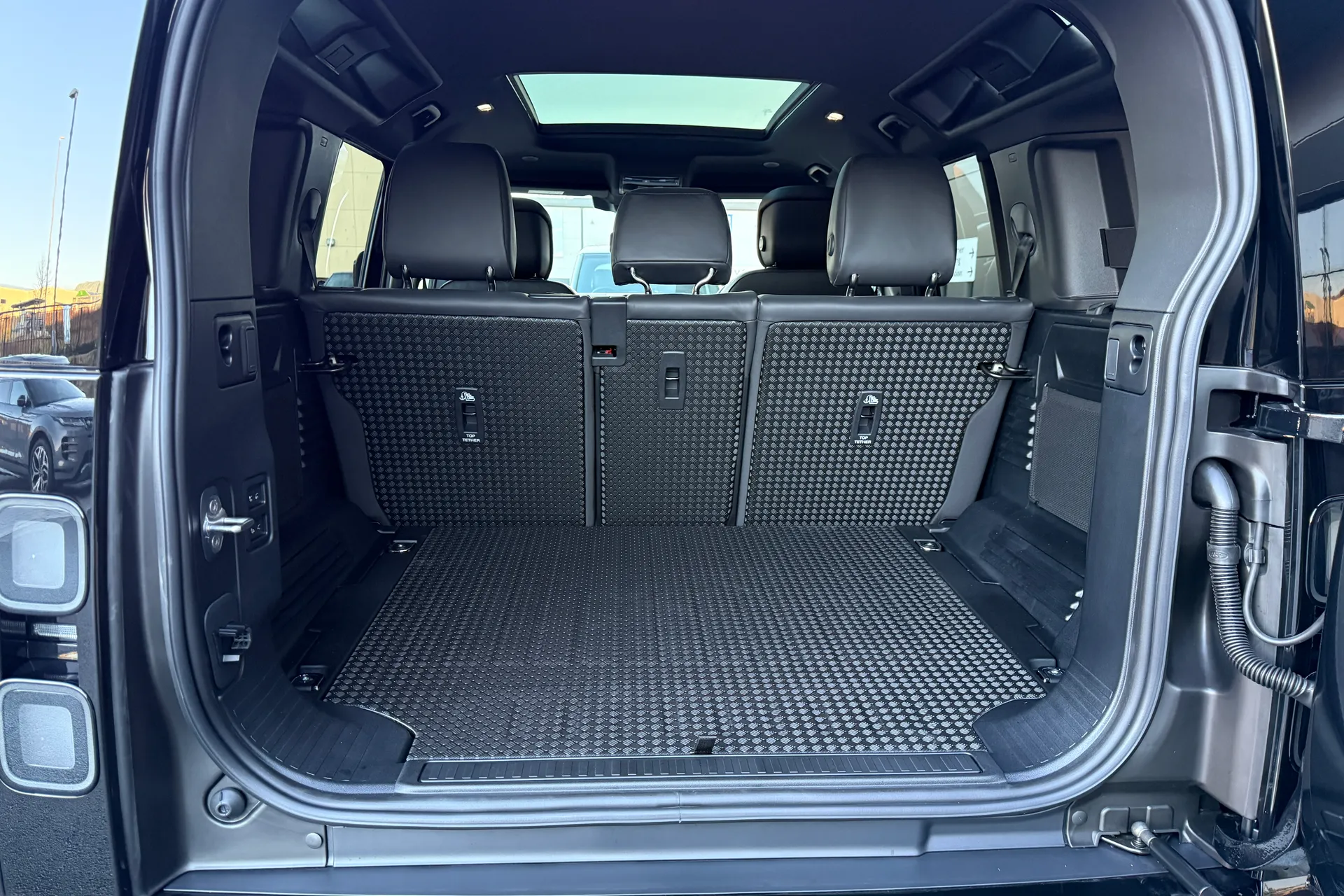 LAND ROVER Defender 110 thumbnail image number 58