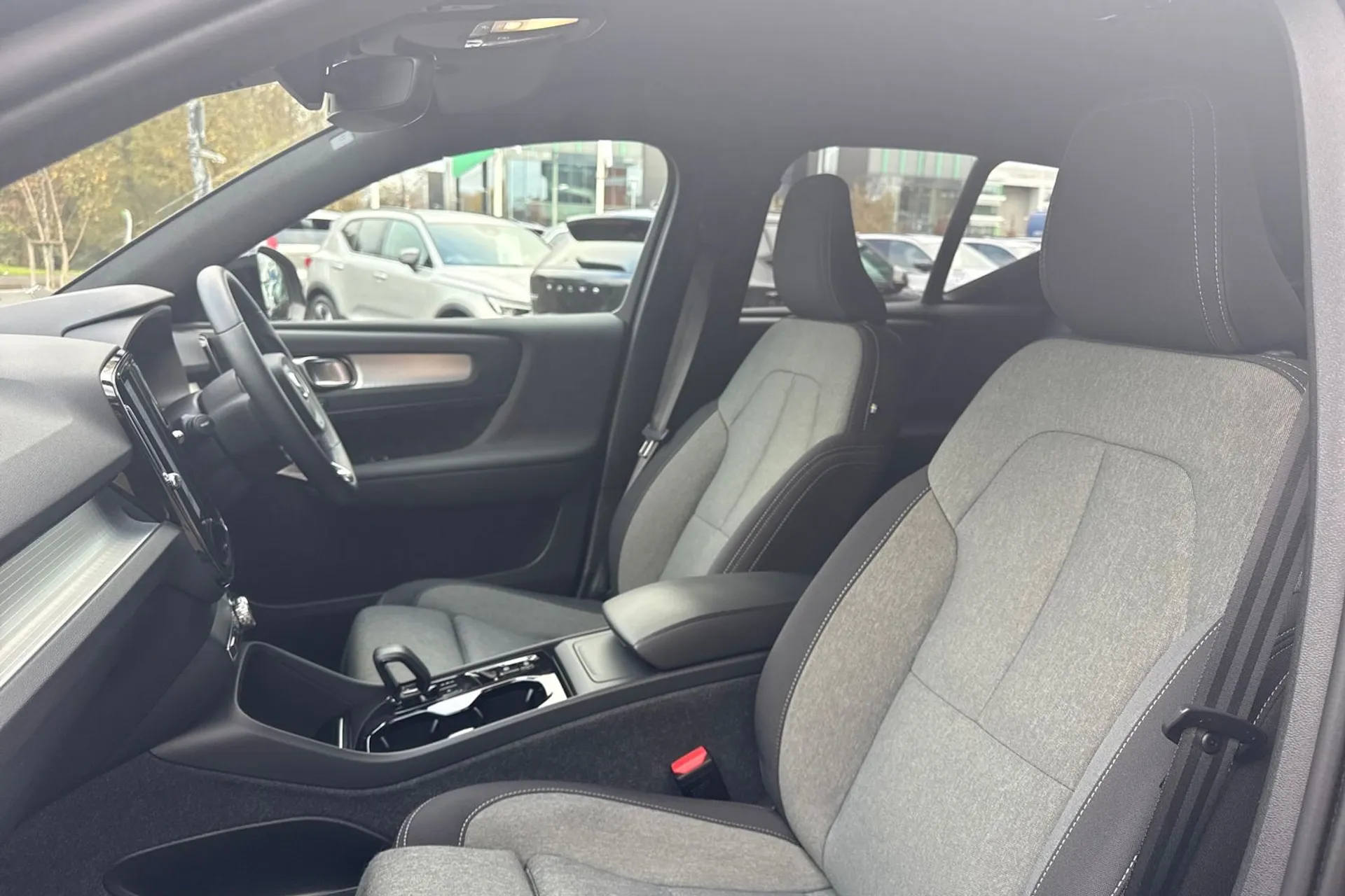 Volvo XC40 thumbnail image number 28