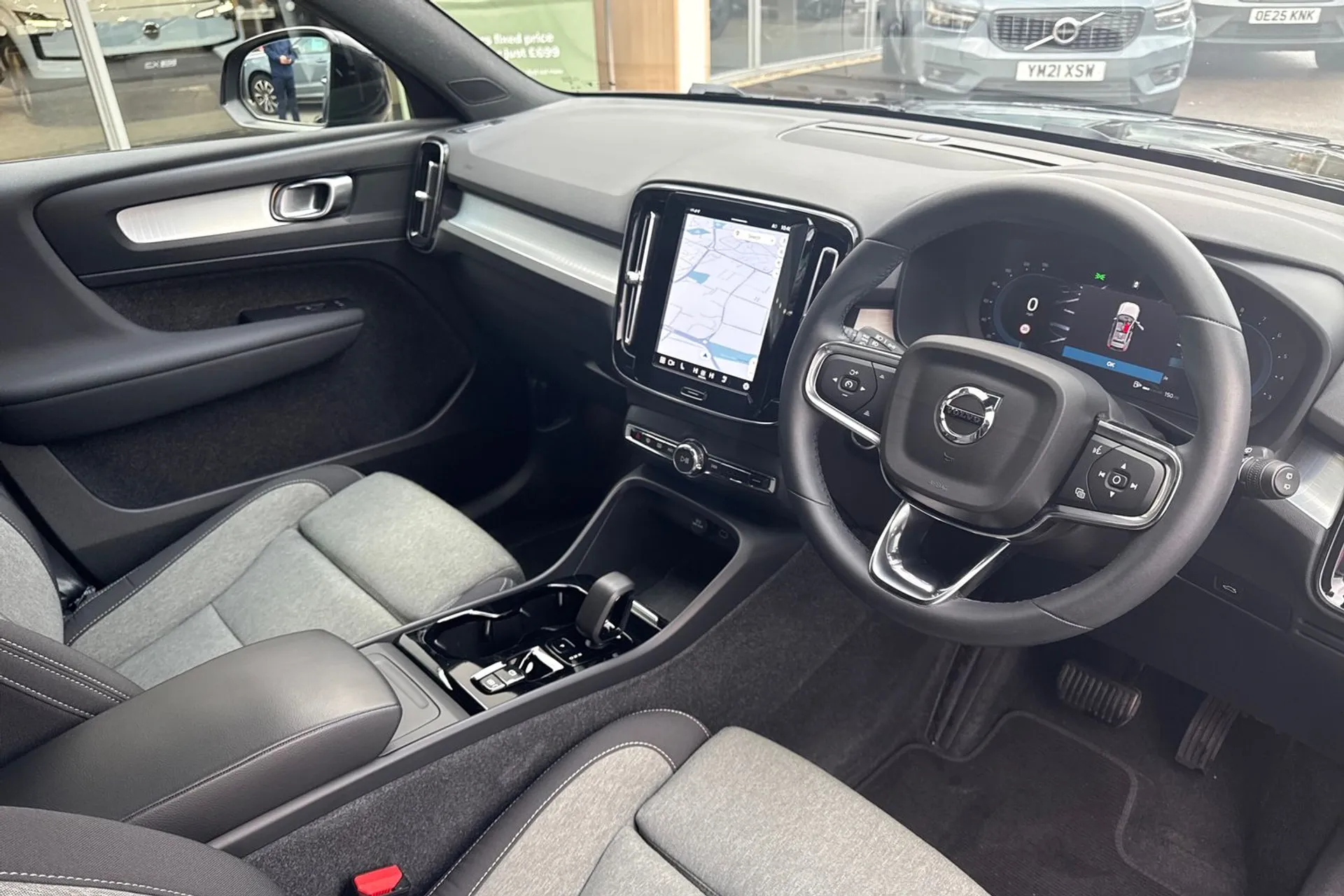 Volvo XC40 thumbnail image number 6