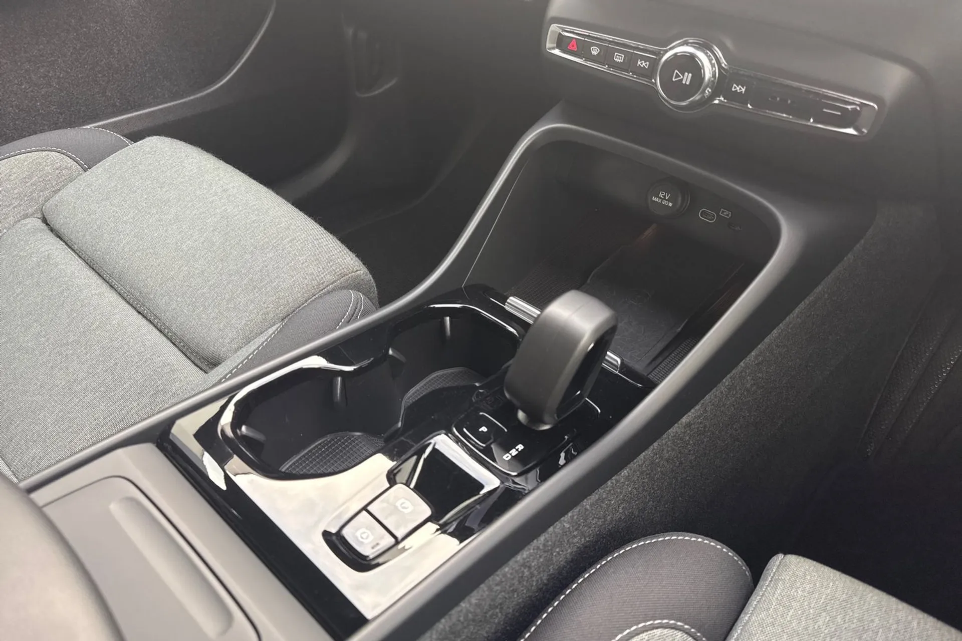 Volvo XC40 thumbnail image number 43