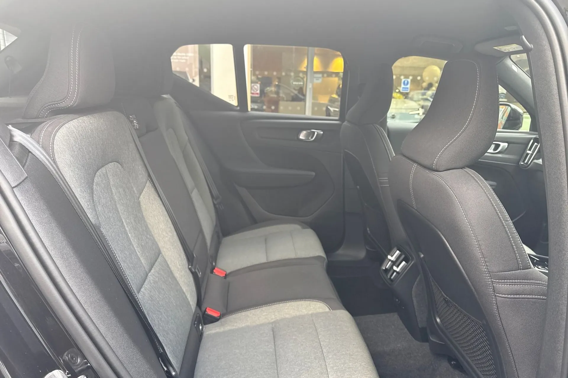 Volvo XC40 thumbnail image number 23