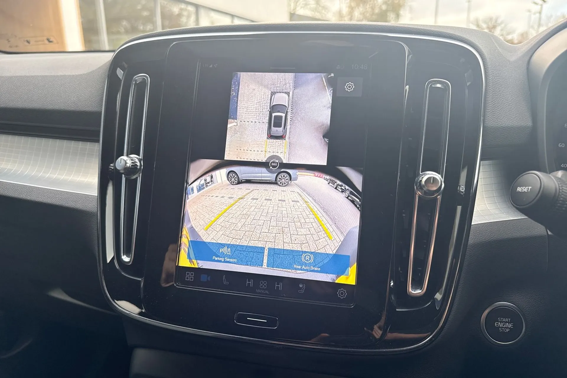 Volvo XC40 thumbnail image number 38