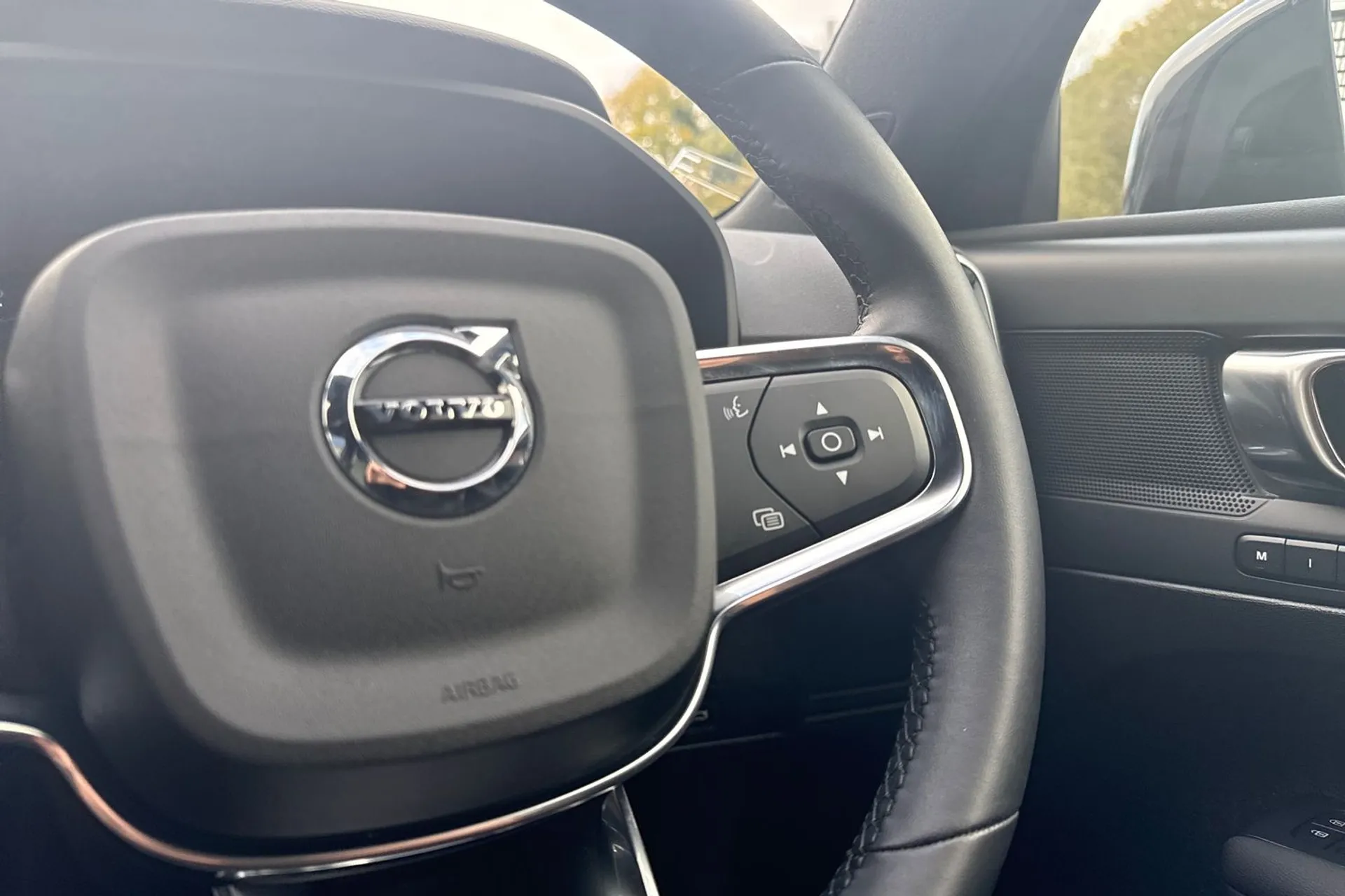 Volvo XC40 thumbnail image number 37