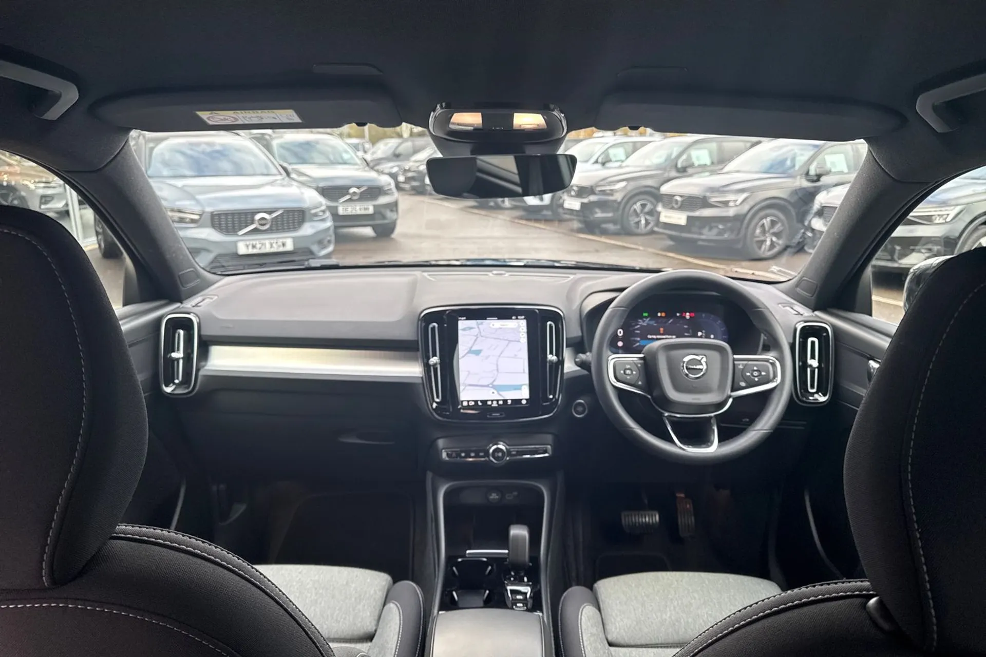 Volvo XC40 thumbnail image number 3