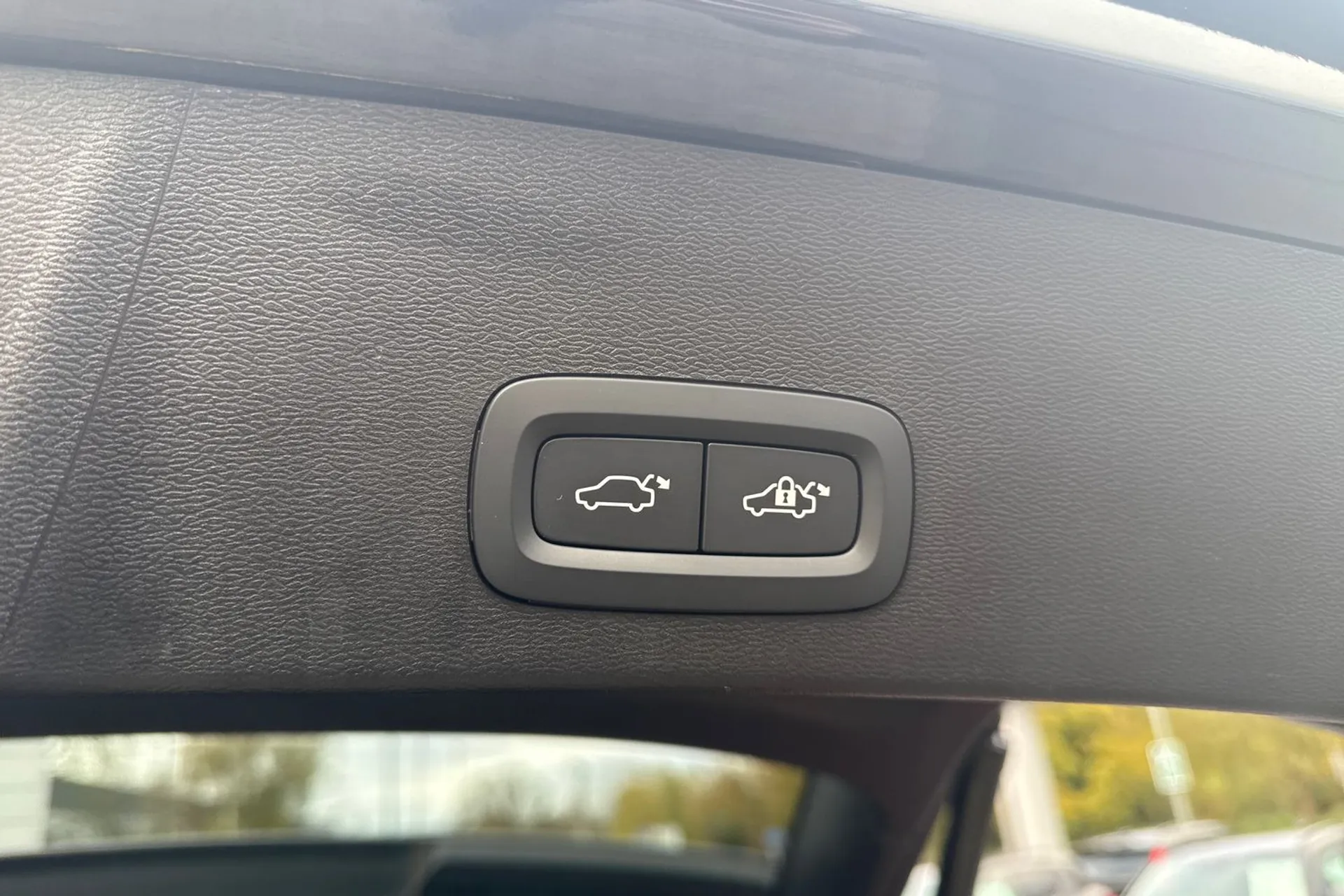 Volvo XC40 thumbnail image number 21