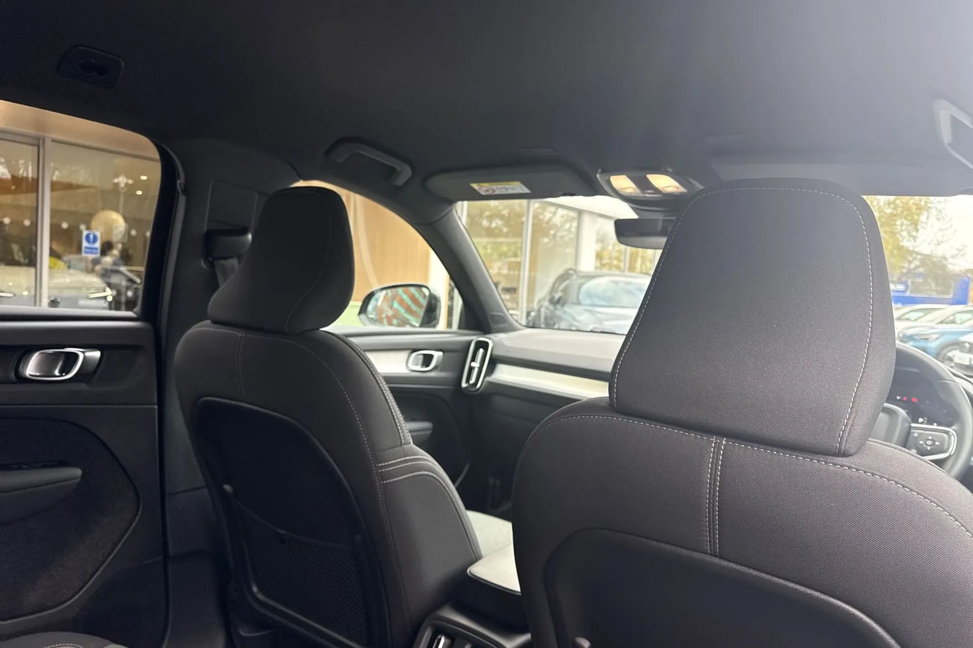 Volvo XC40 thumbnail image number 24