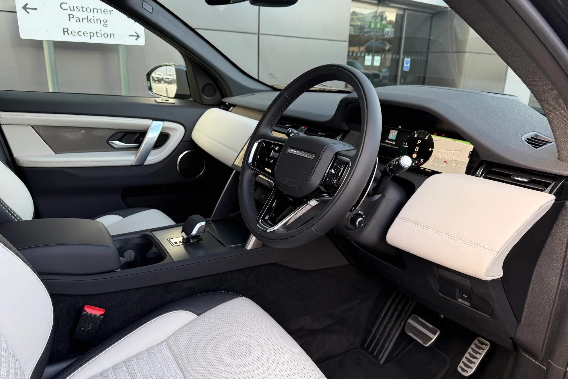 LAND ROVER DISCOVERY SPORT thumbnail image number 16