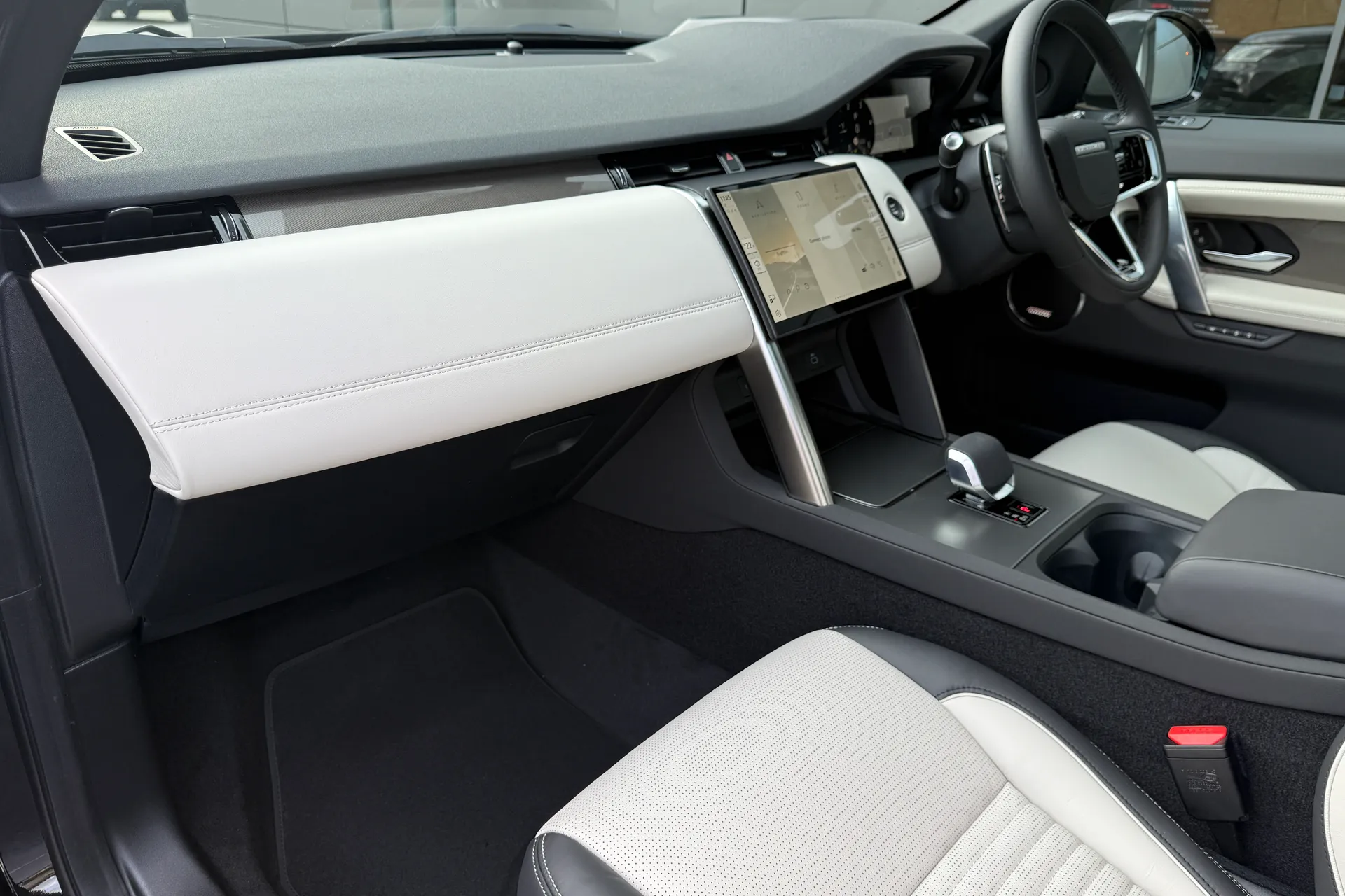 LAND ROVER DISCOVERY SPORT thumbnail image number 50