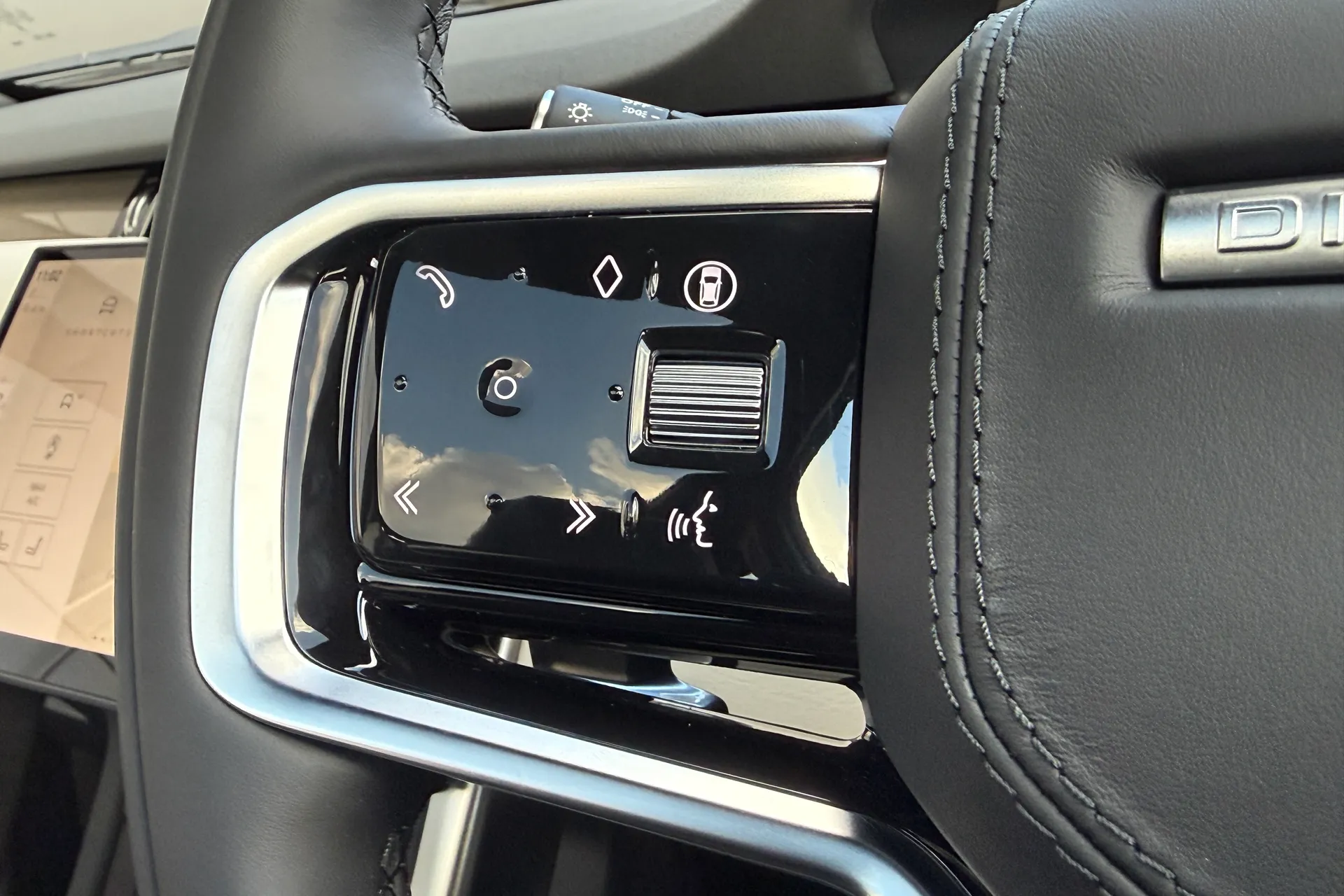 LAND ROVER DISCOVERY SPORT thumbnail image number 28