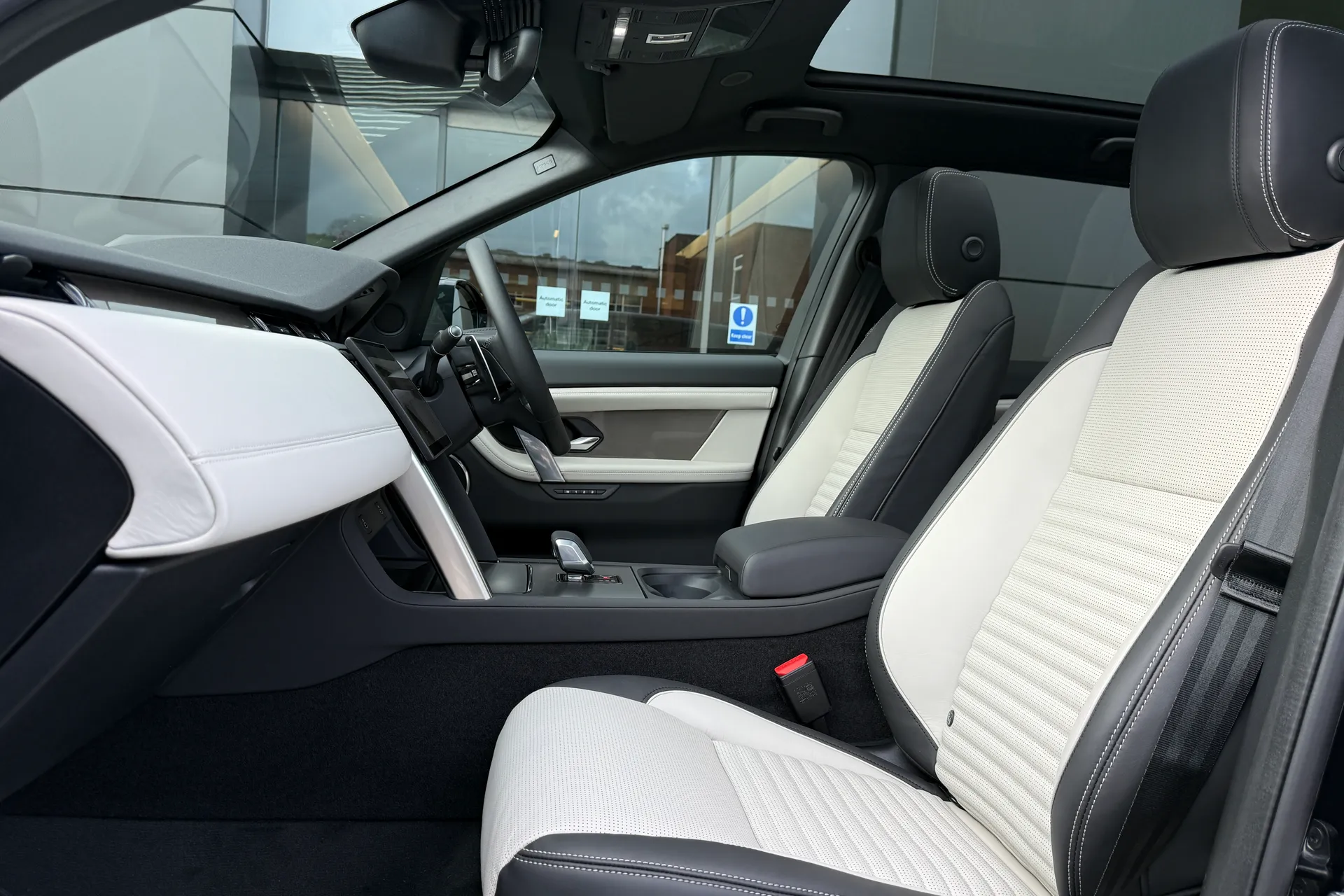 LAND ROVER DISCOVERY SPORT thumbnail image number 51