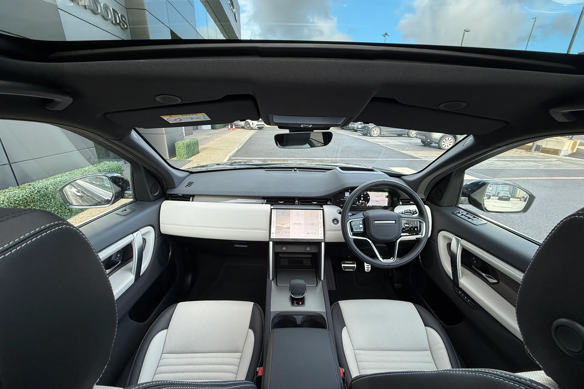 LAND ROVER DISCOVERY SPORT thumbnail image number 3