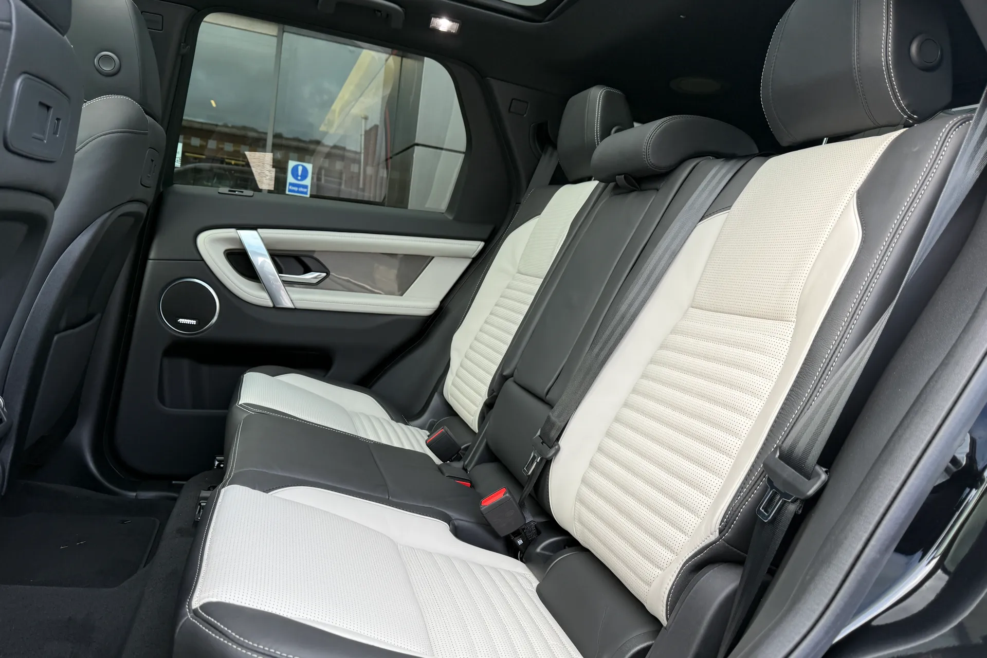 LAND ROVER DISCOVERY SPORT thumbnail image number 52