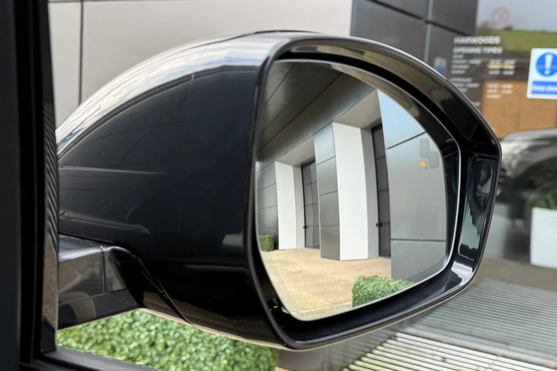 LAND ROVER DISCOVERY SPORT thumbnail image number 12