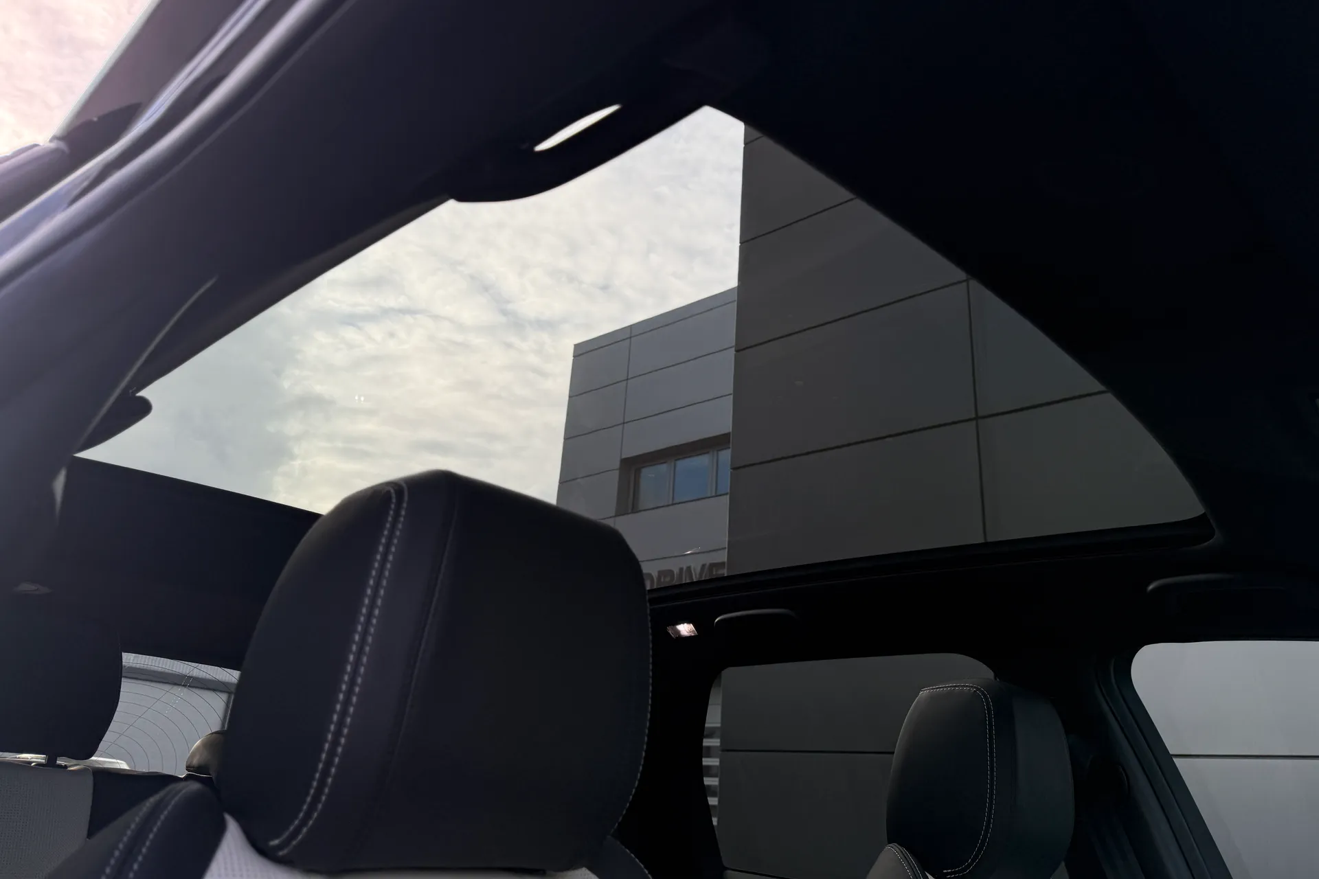 LAND ROVER DISCOVERY SPORT thumbnail image number 9