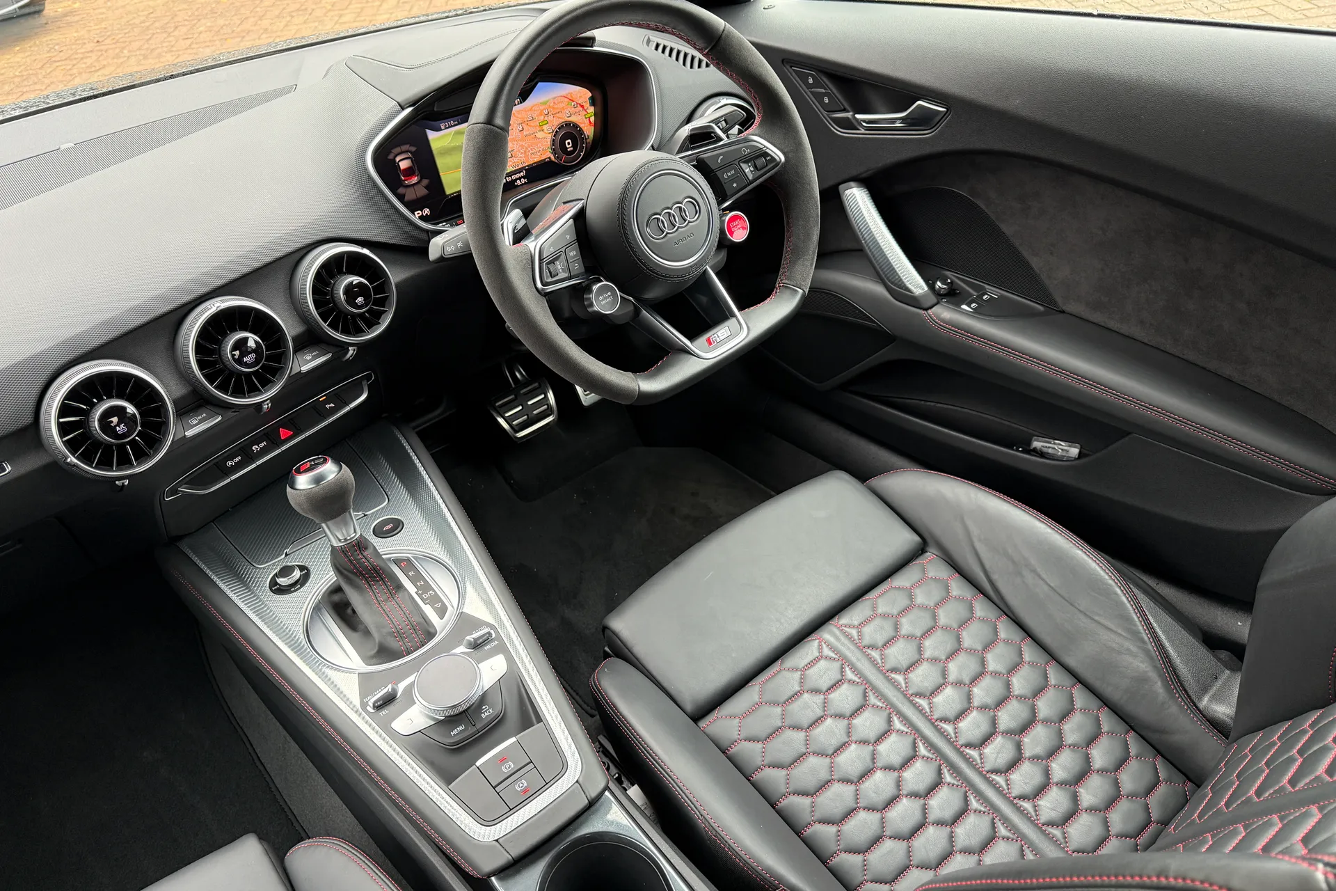 Audi TT thumbnail image number 39