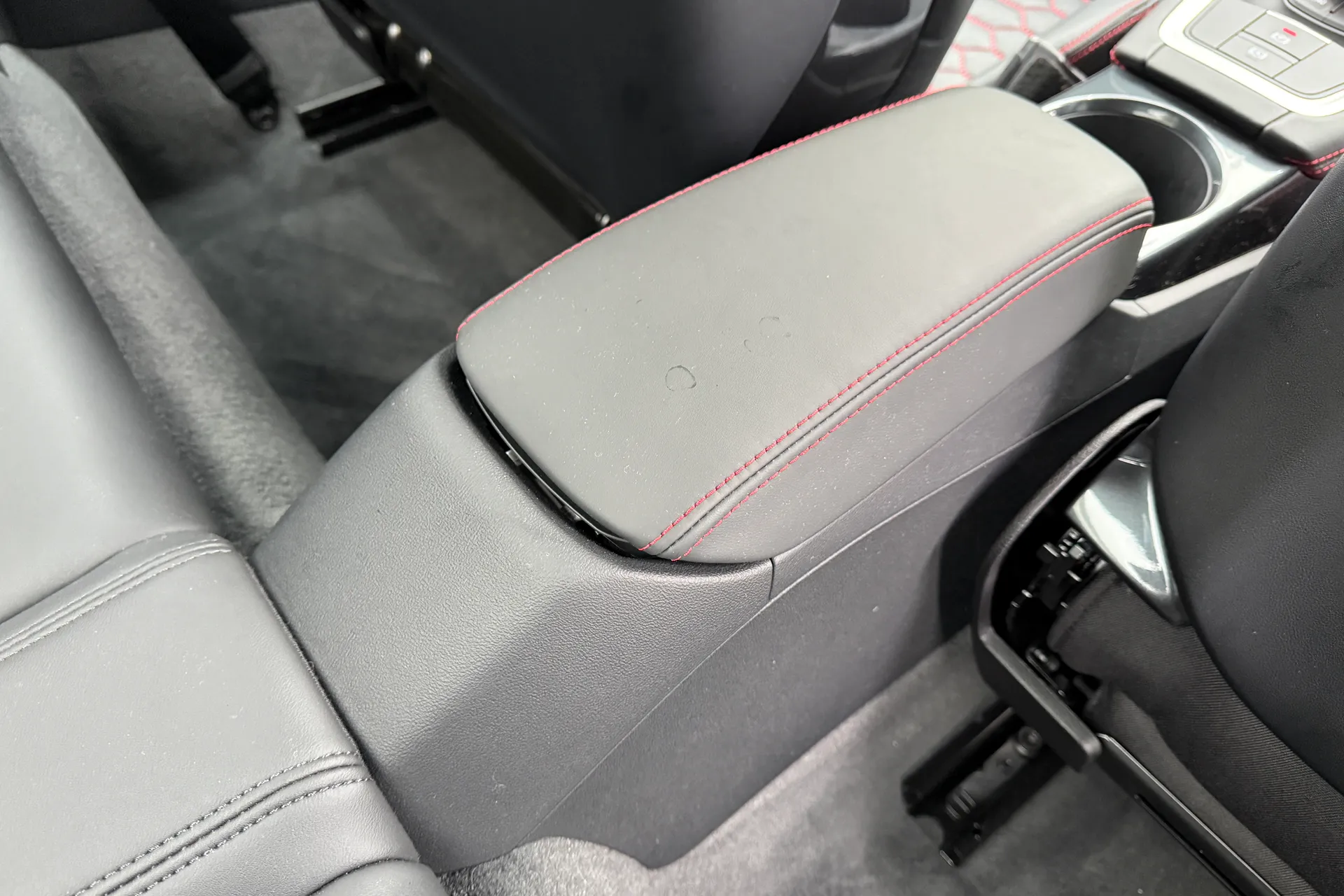 Audi TT thumbnail image number 26