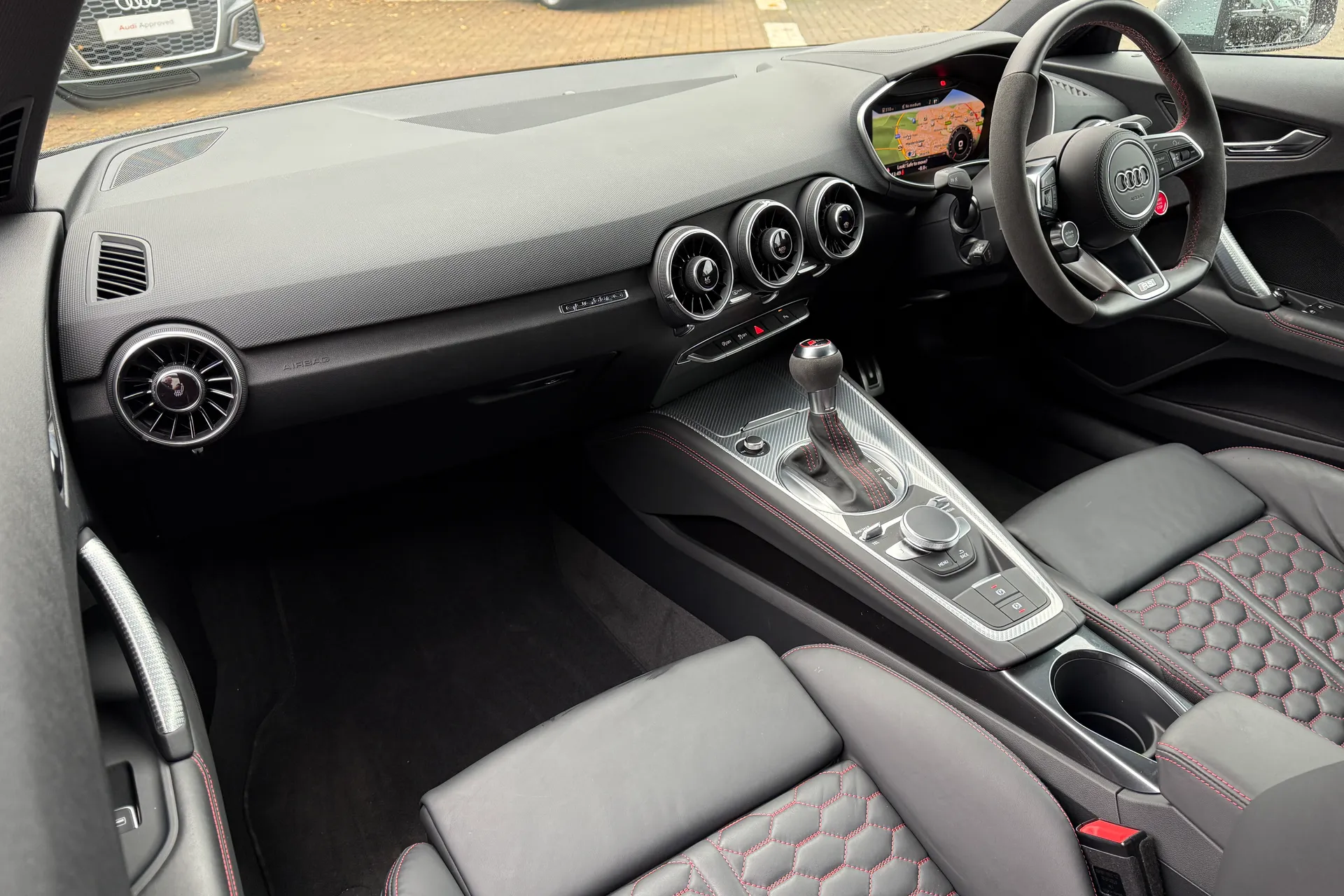 Audi TT thumbnail image number 17