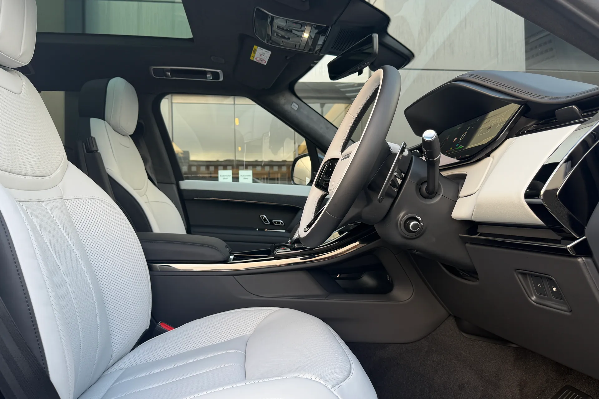 LAND ROVER RANGE ROVER SPORT thumbnail image number 19