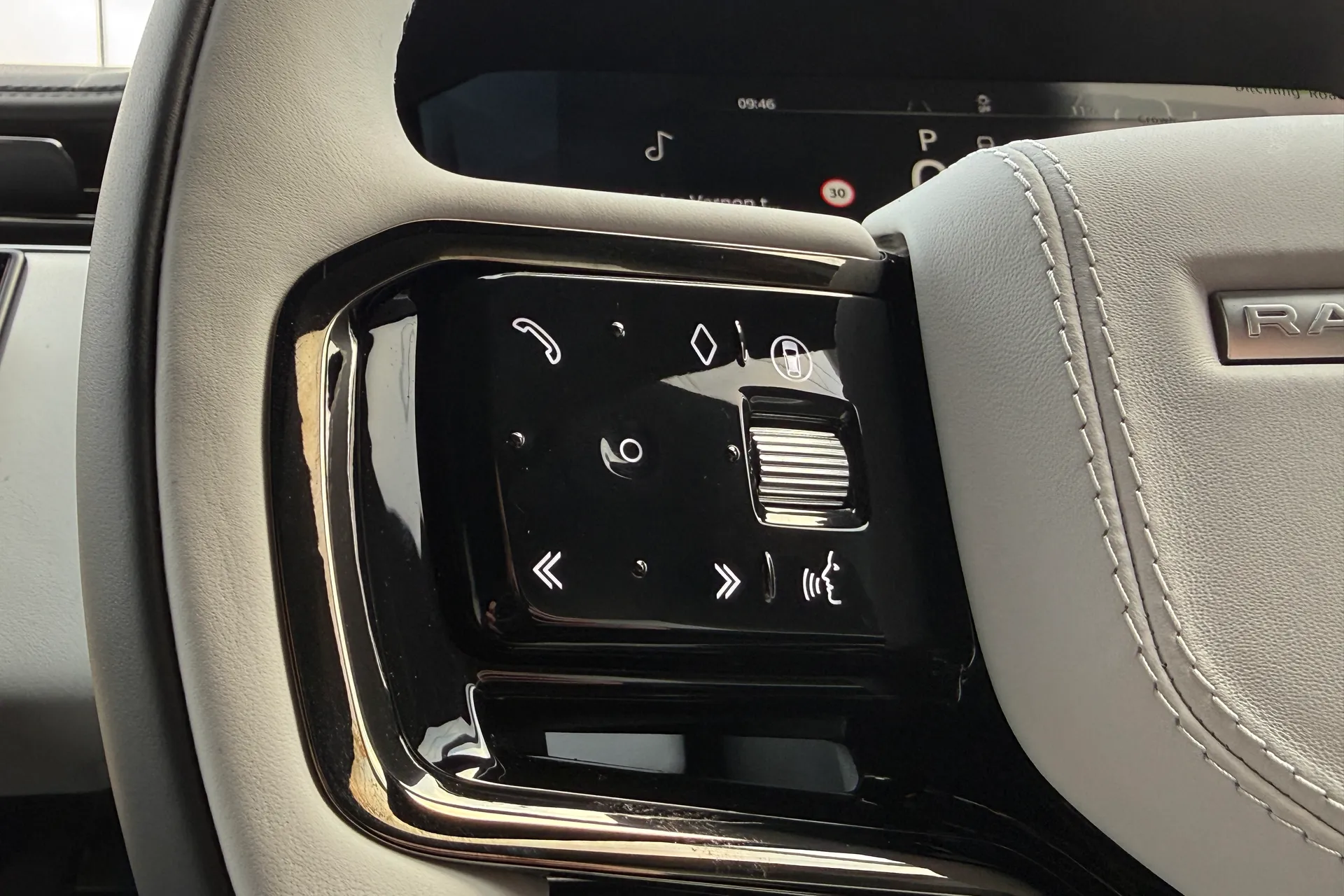 LAND ROVER RANGE ROVER SPORT thumbnail image number 38