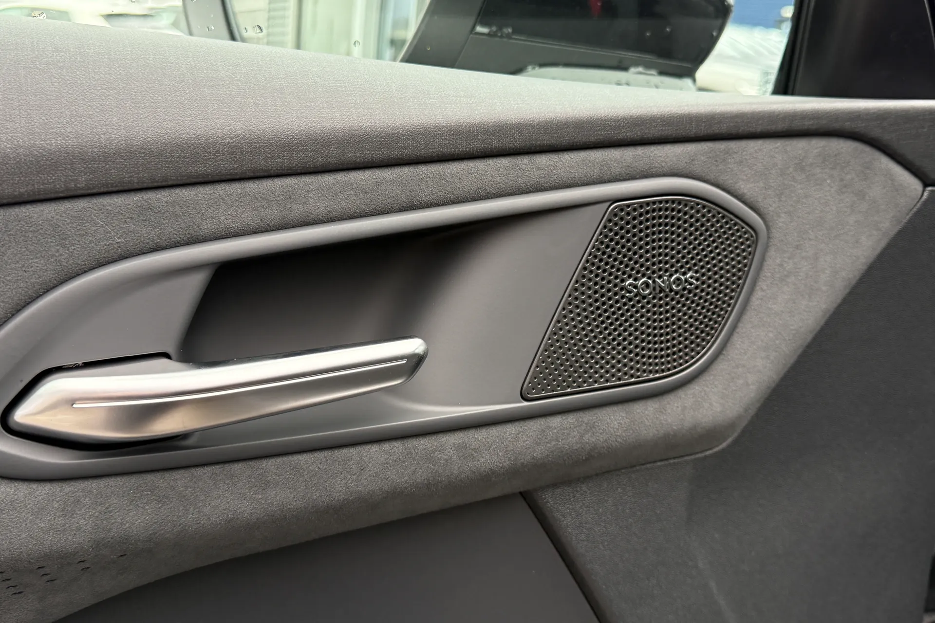 Audi Q3 thumbnail image number 20