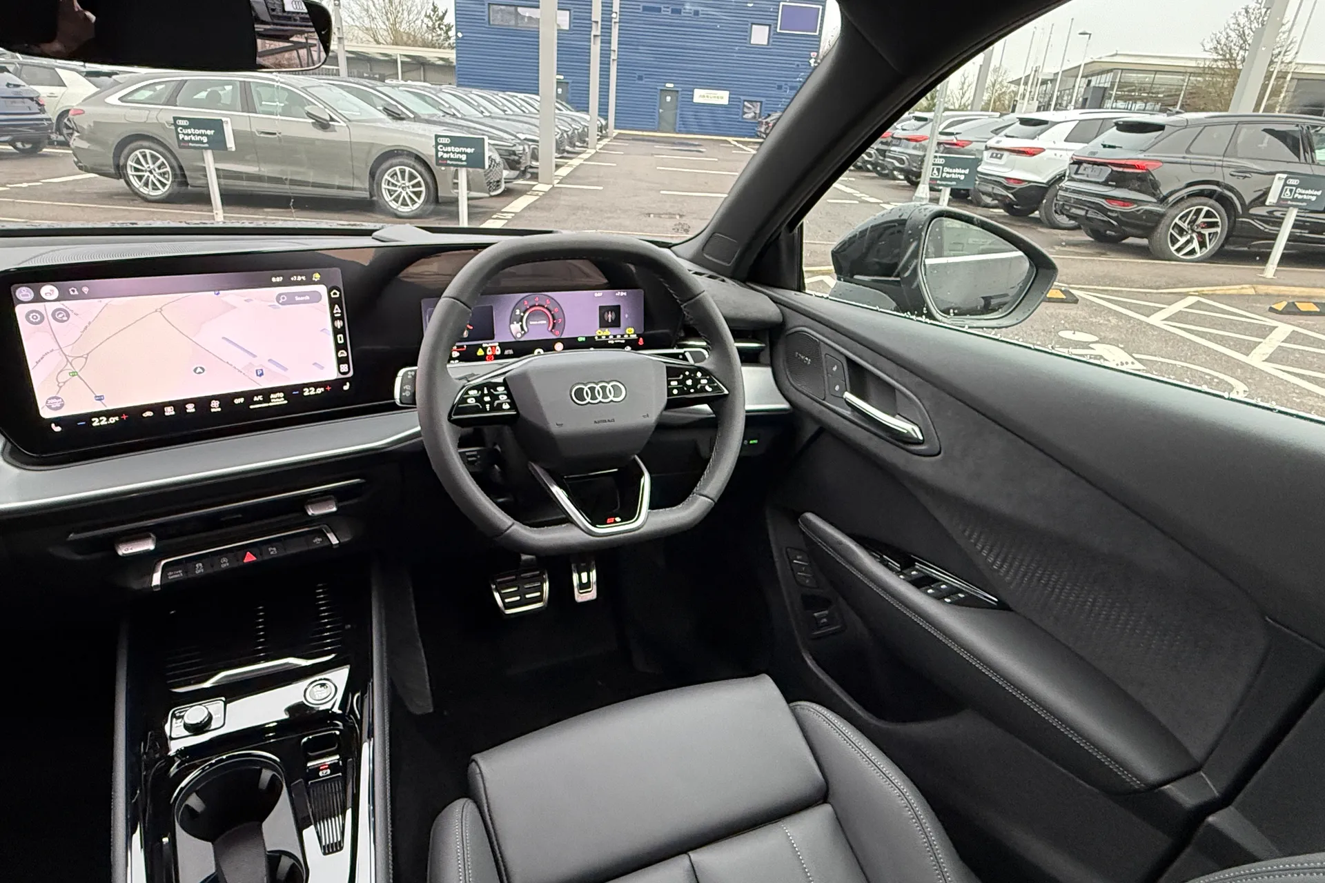 Audi Q3 thumbnail image number 29