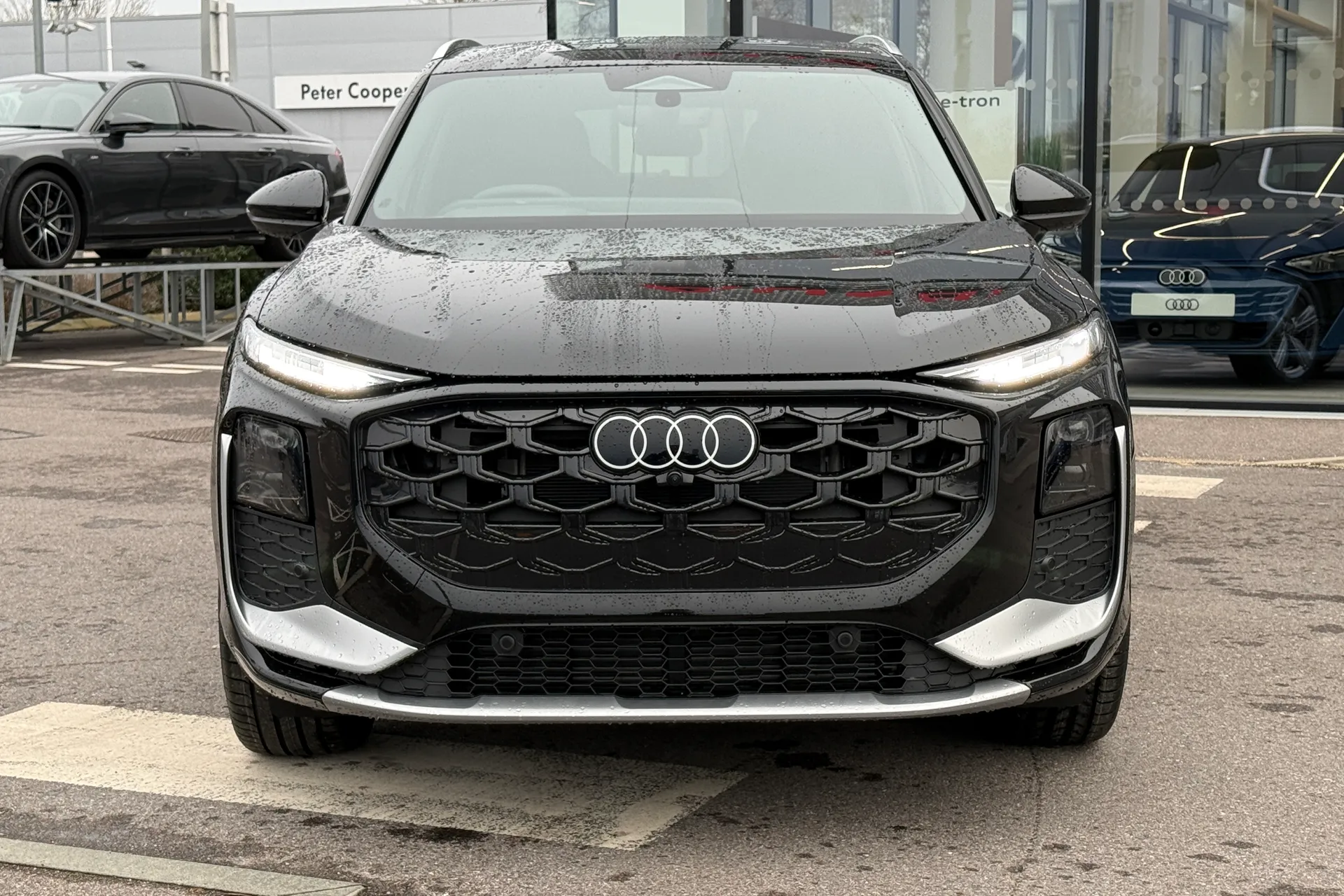 Audi Q3 thumbnail image number 7