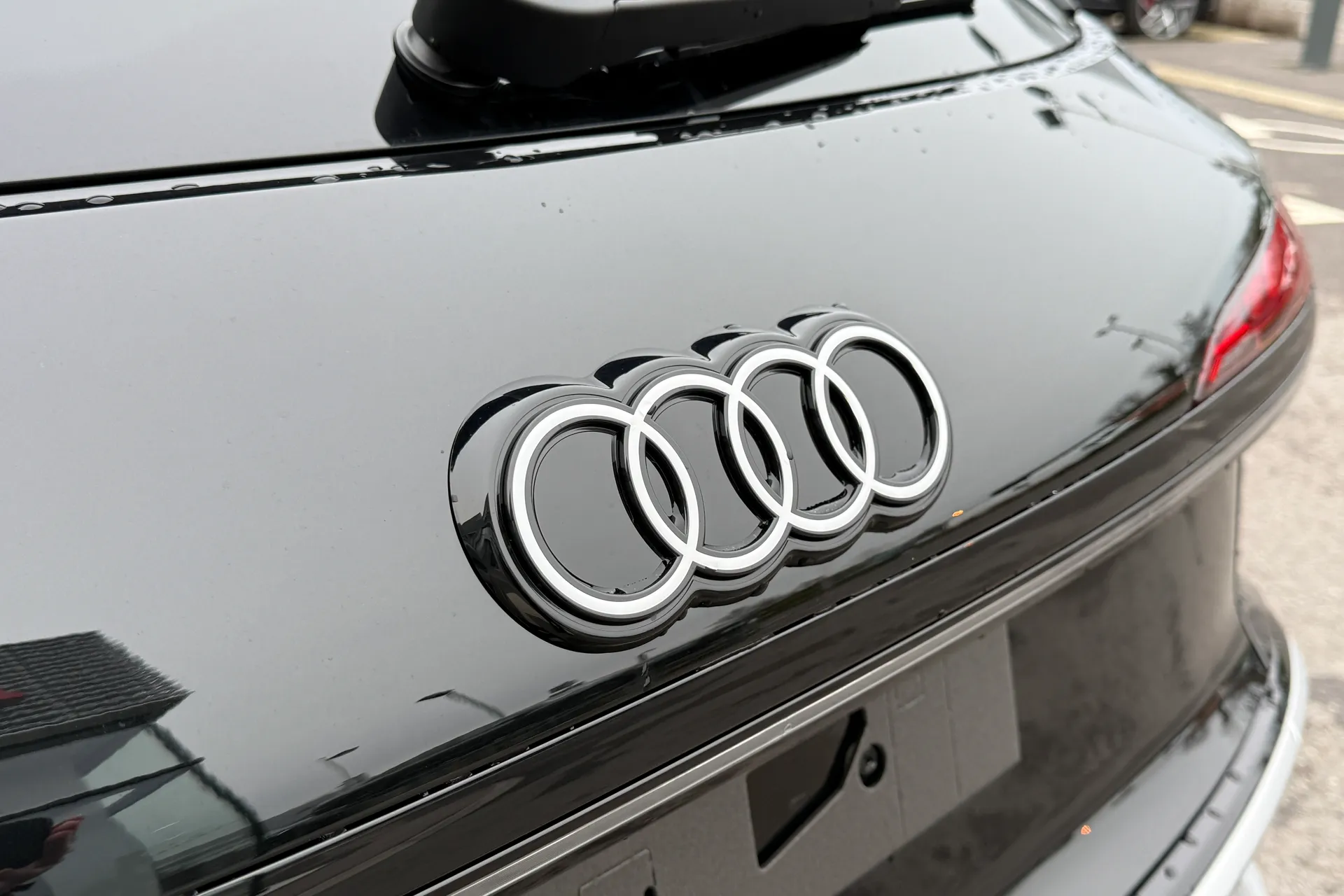 Audi Q3 thumbnail image number 22