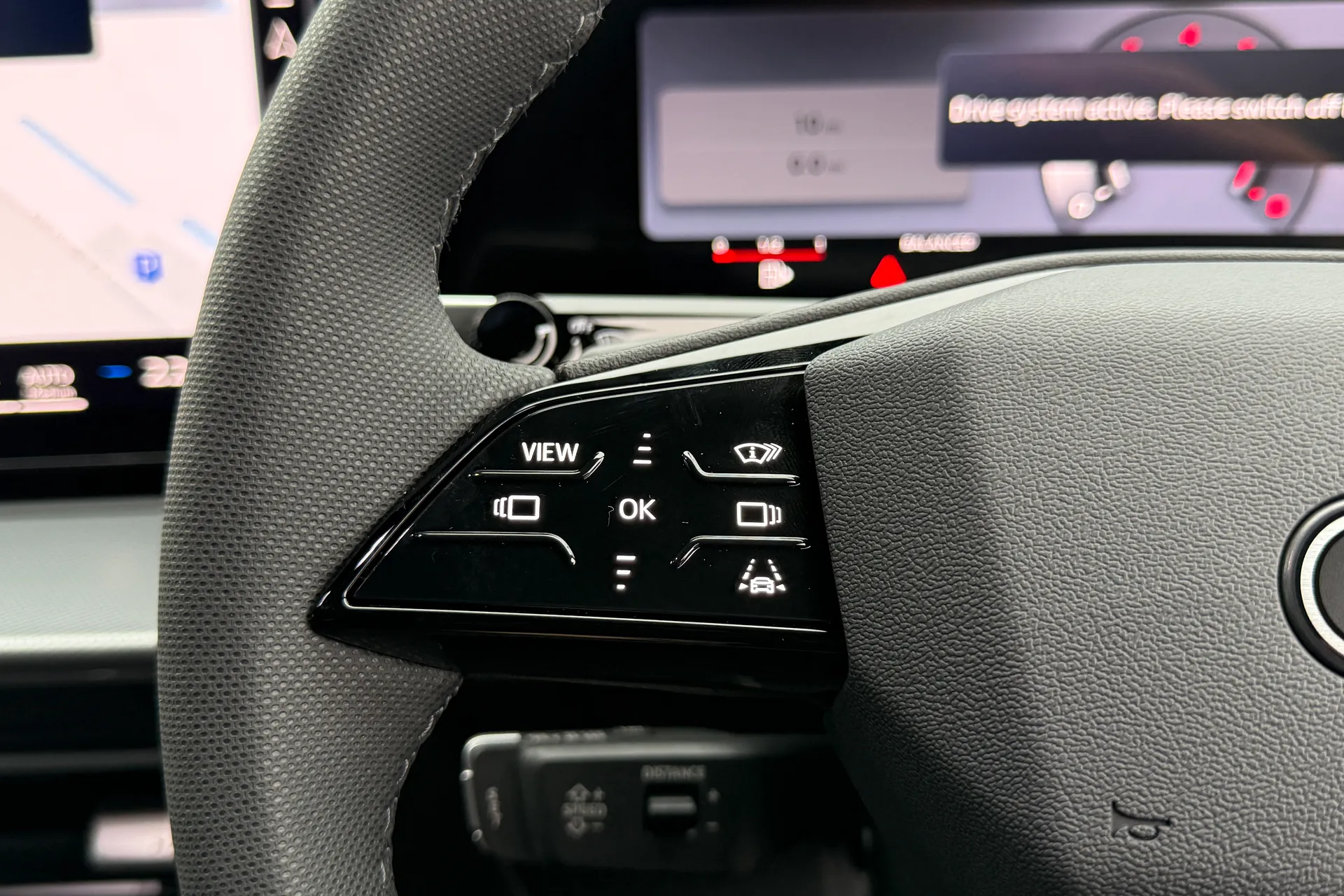 Audi Q3 thumbnail image number 12