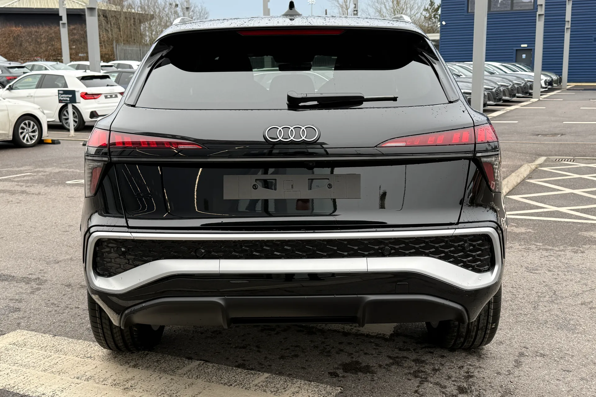 Audi Q3 thumbnail image number 23