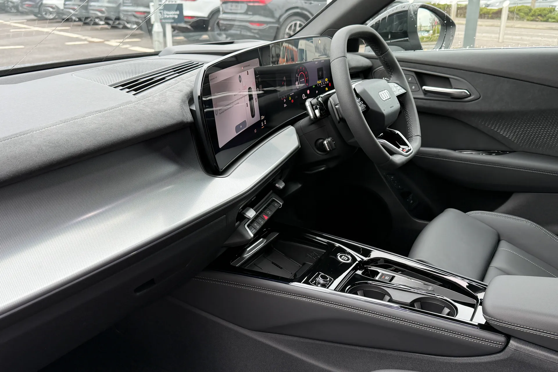 Audi Q3 thumbnail image number 11