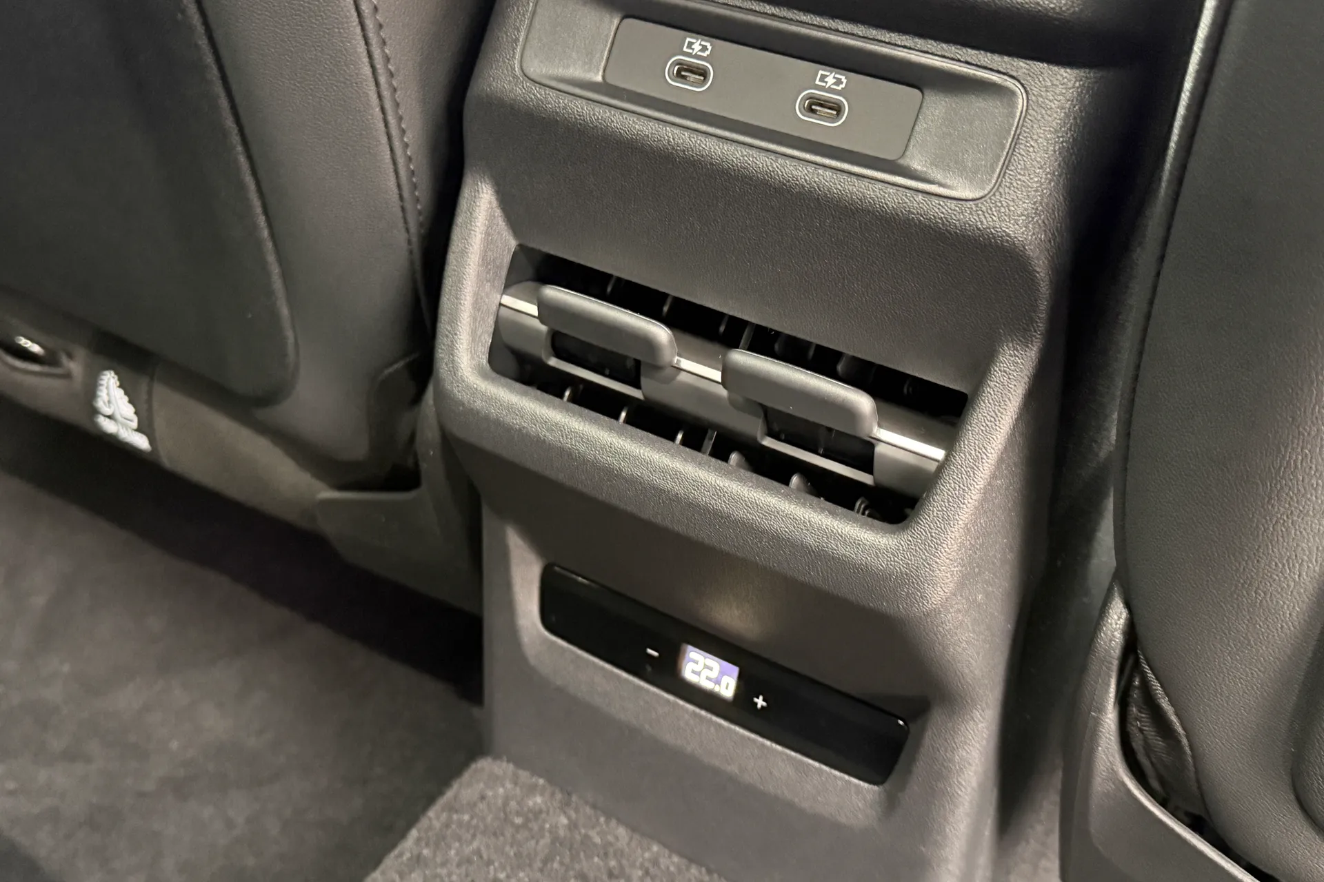 Audi Q3 thumbnail image number 27