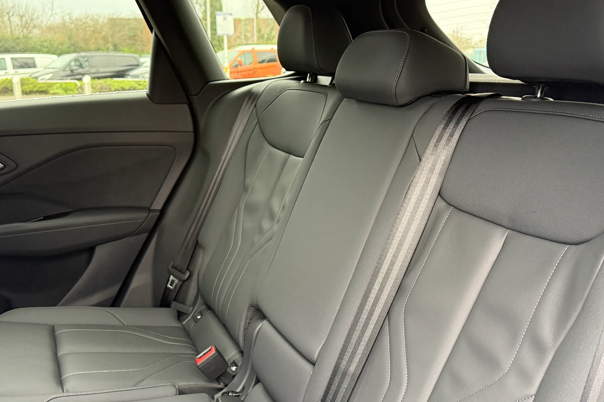 Audi Q3 thumbnail image number 19