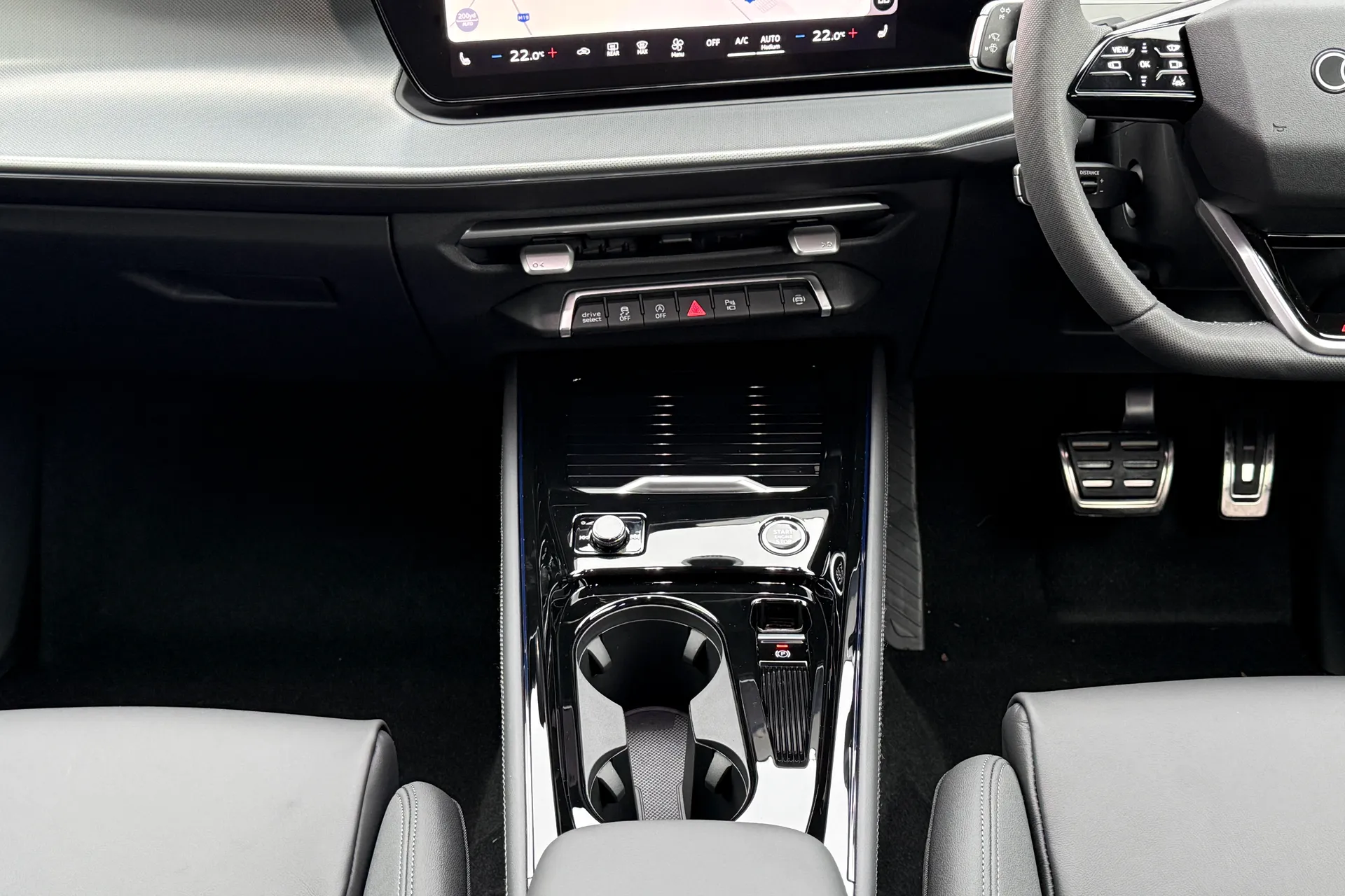 Audi Q3 thumbnail image number 30